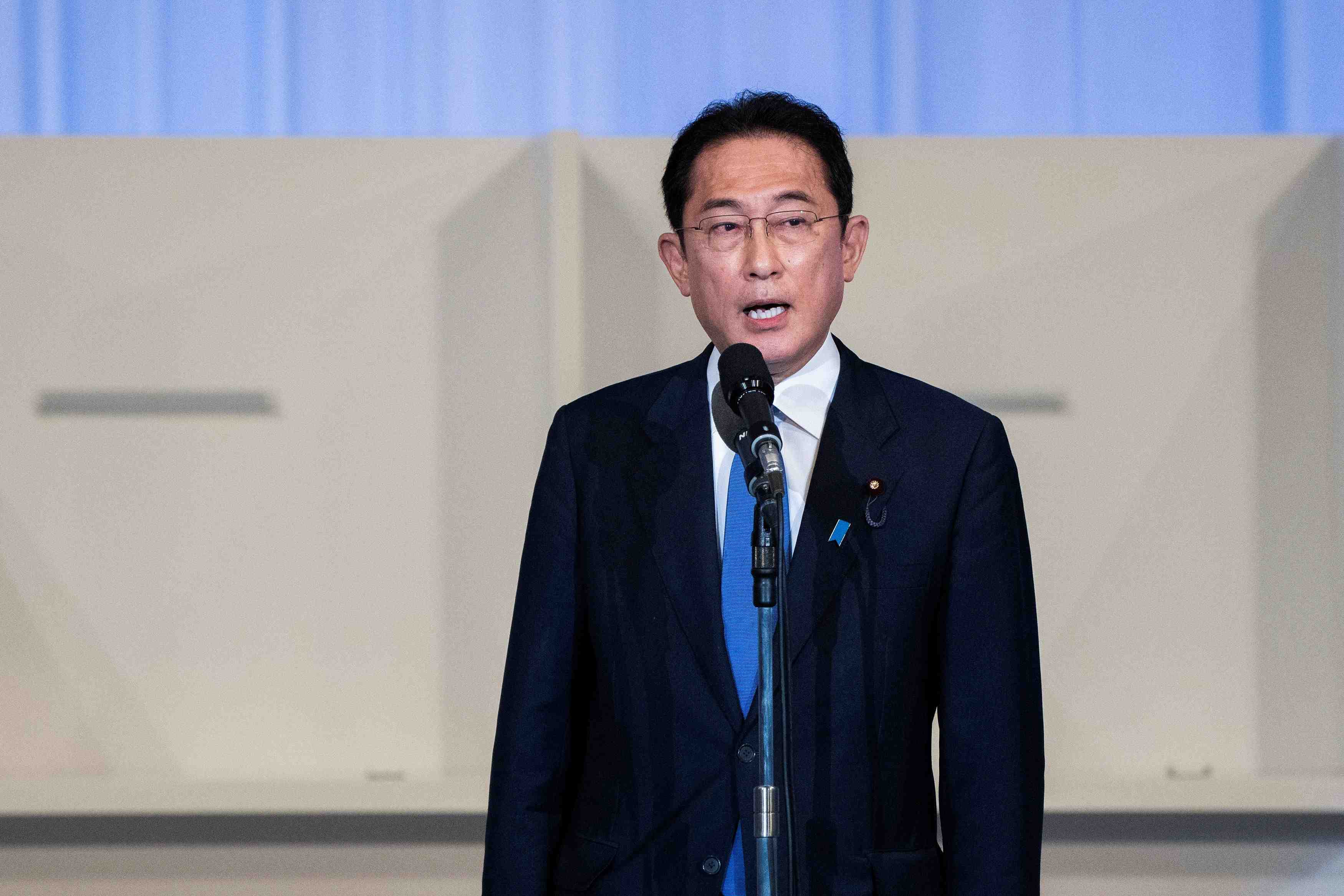 Japon: fumio kishida elu a la tete du parti au pouvoir