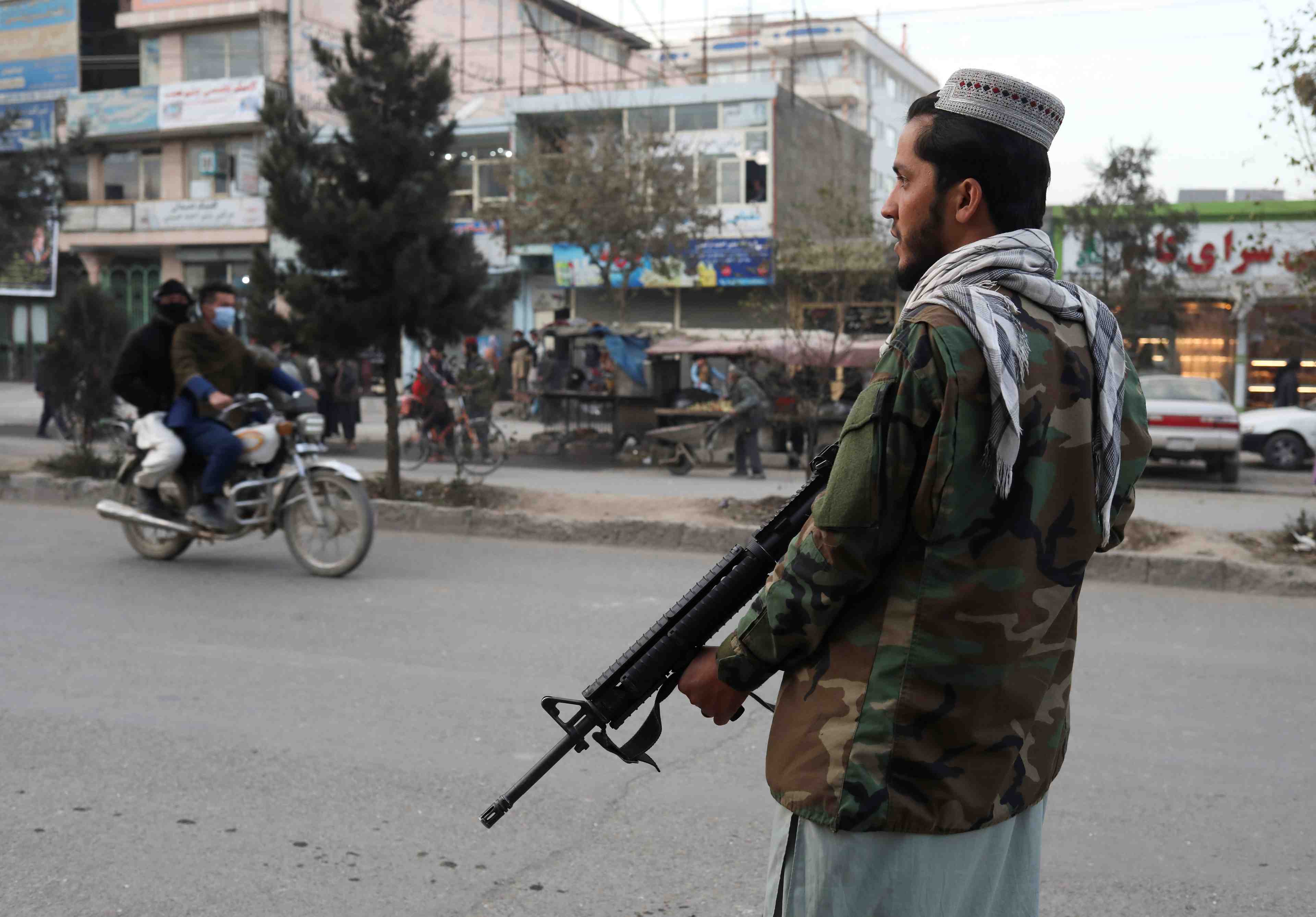 Afghanistan: deux explosions font un mort a kaboul, l'ei revendique