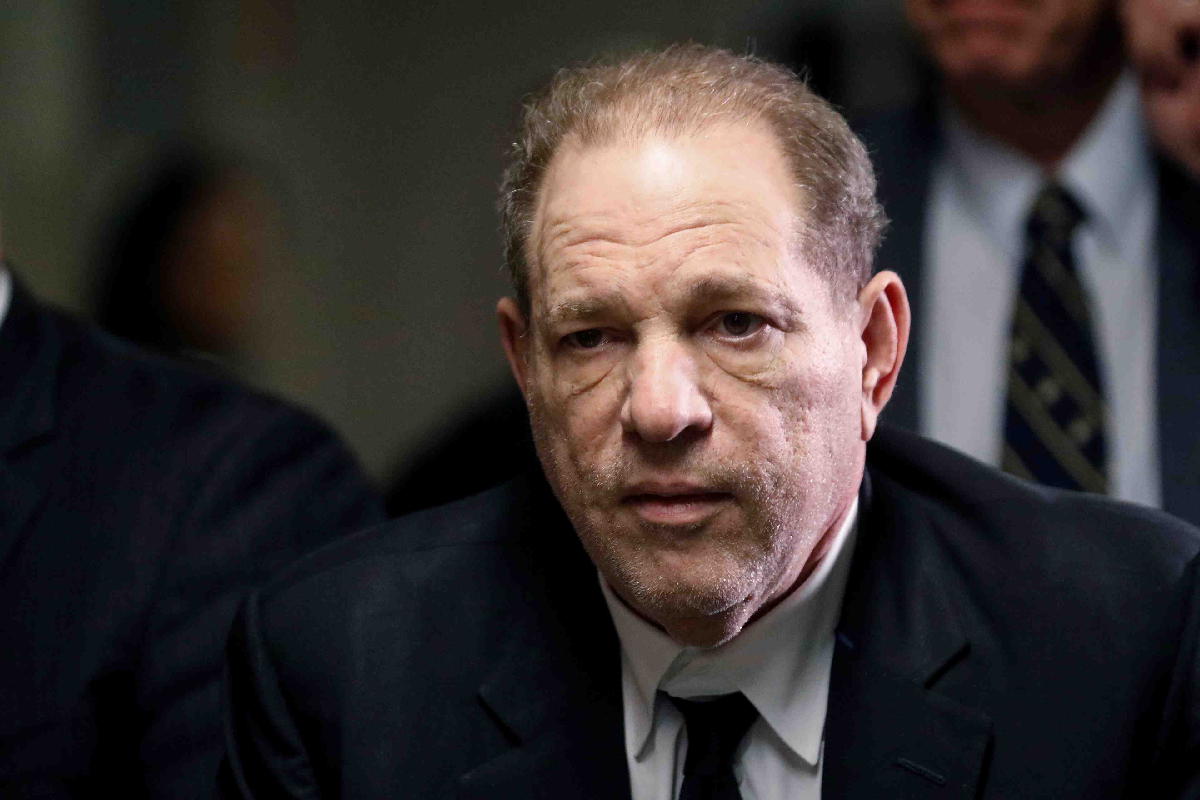 Weinstein a nouveau inculpe pour viol et agression sexuelle