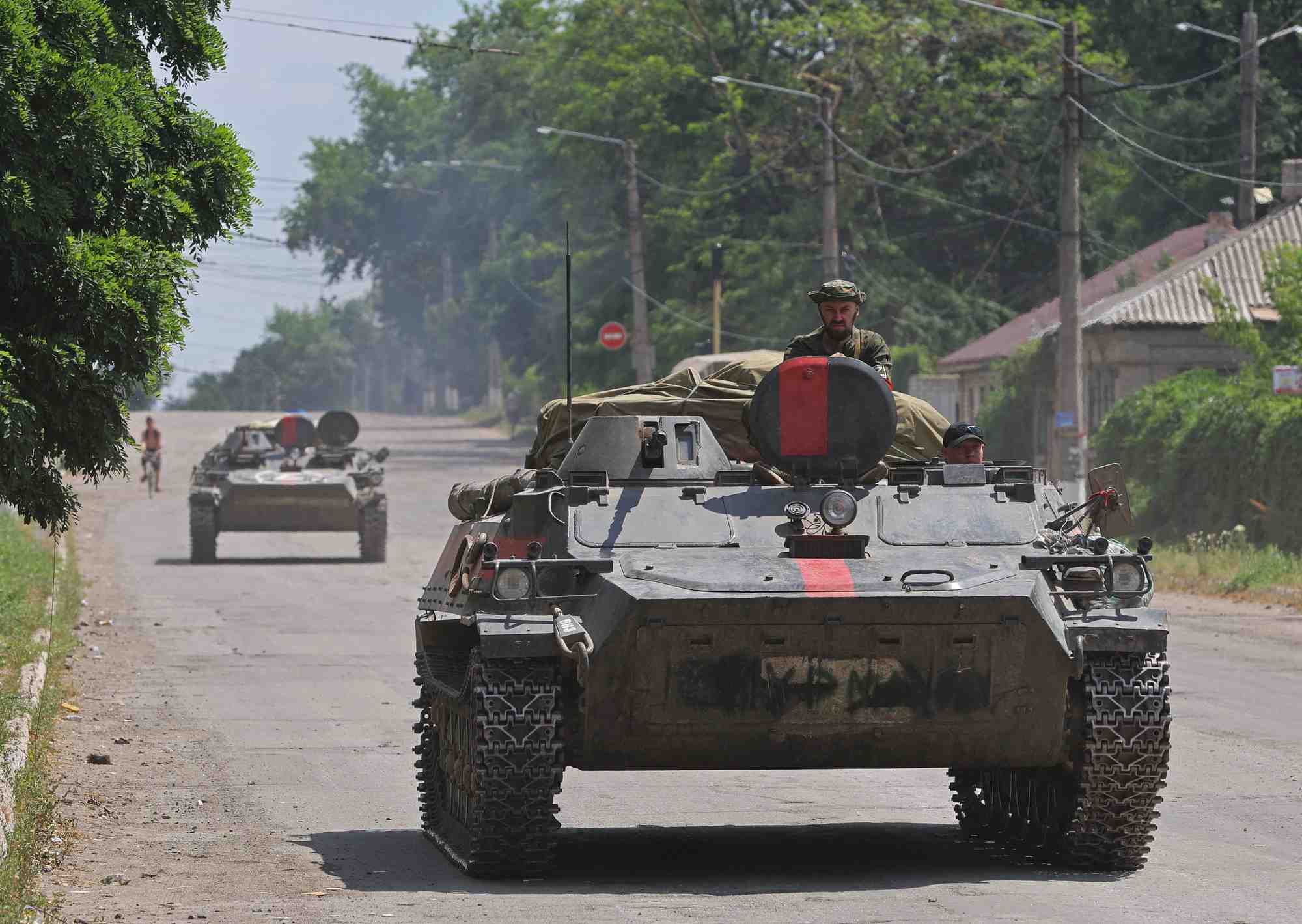 Apres la perte de louhansk, l'armee ukrainienne se regroupe pour defendre donetsk