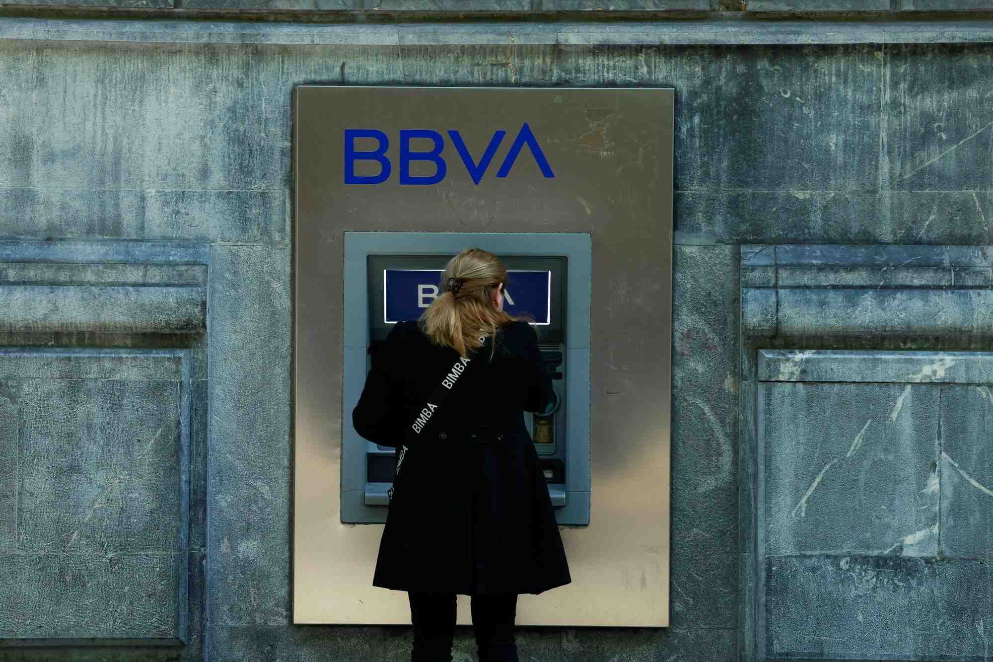 Un distributeur automatique de billets de bbva a bilbao
