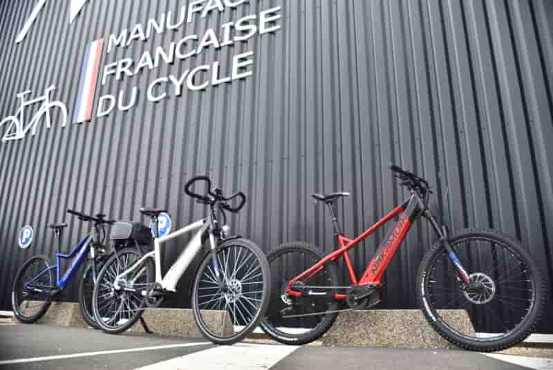La Manufacture Française du Cycle (MFC) produit 450.000 vélos dont 100.000 électriques (VAE) par an. Elle a multiplié par trois sa production quotidienne pour répondre à une forte demande sur tous les segments, qu'ils soient musculaire ou électrique.