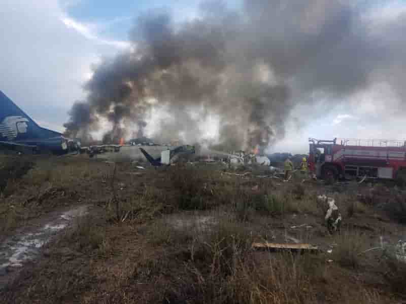 Un avion d'aeromexico s'ecrase au decollage, 85 blesses