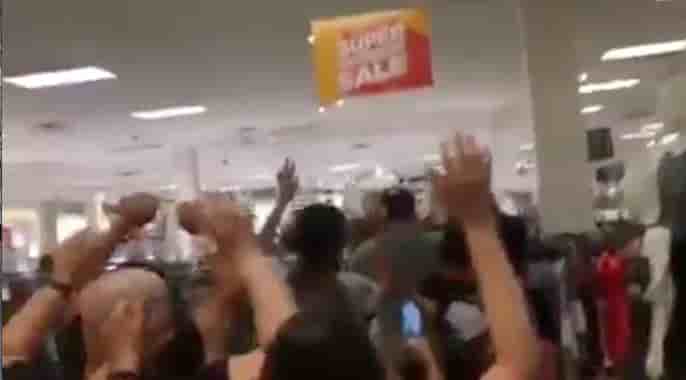 Vingt morts lors d'une fusillade dans un supermarche d'el paso