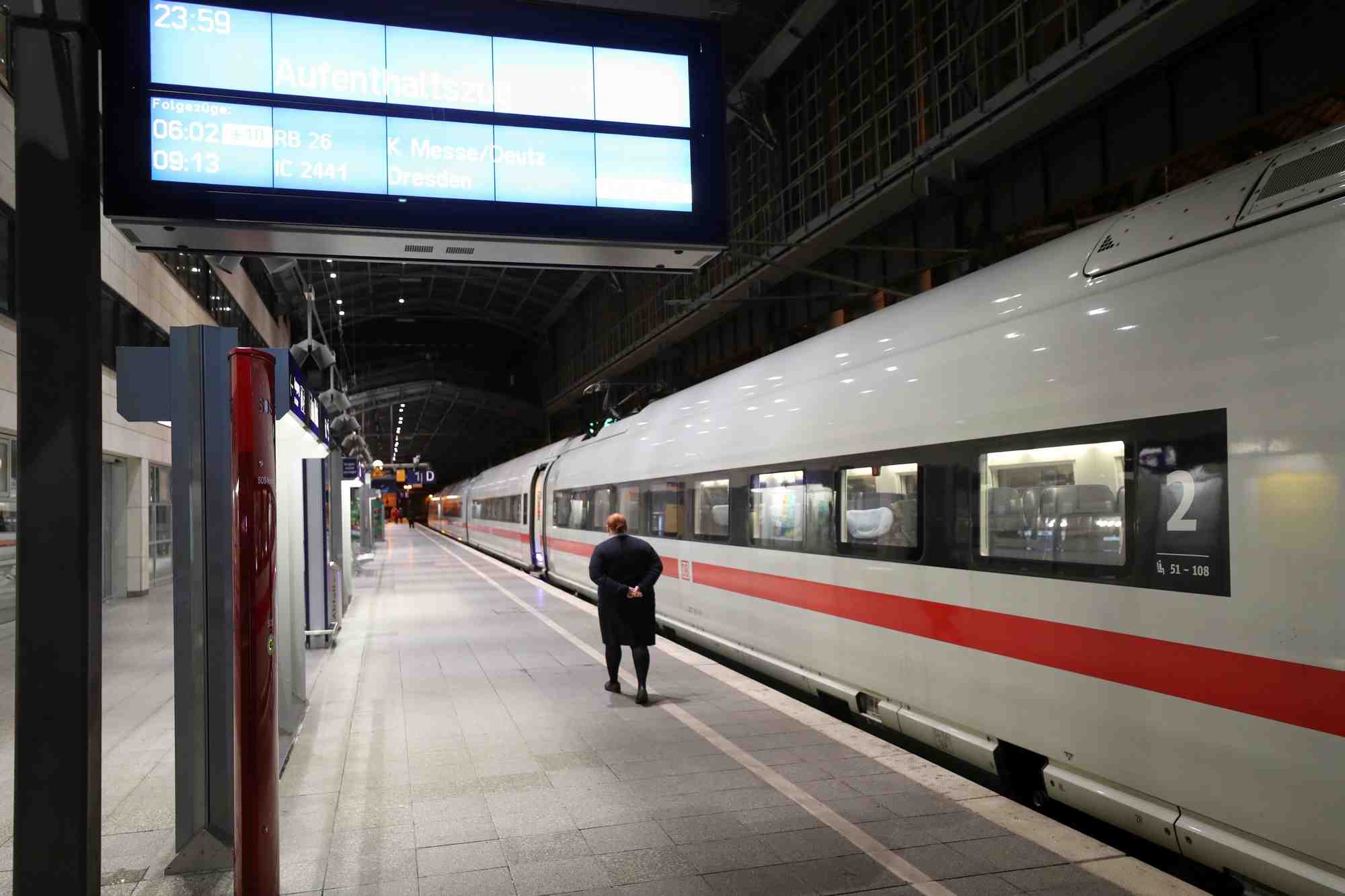 Le syndicat des conducteurs GDL a décidé de renoncer à recourir à la grève pendant la période des négociations avec la direction de la Deutsche Bahn.
