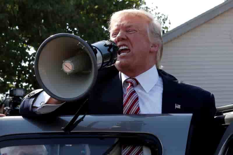Donald trump s’en prend a la fed