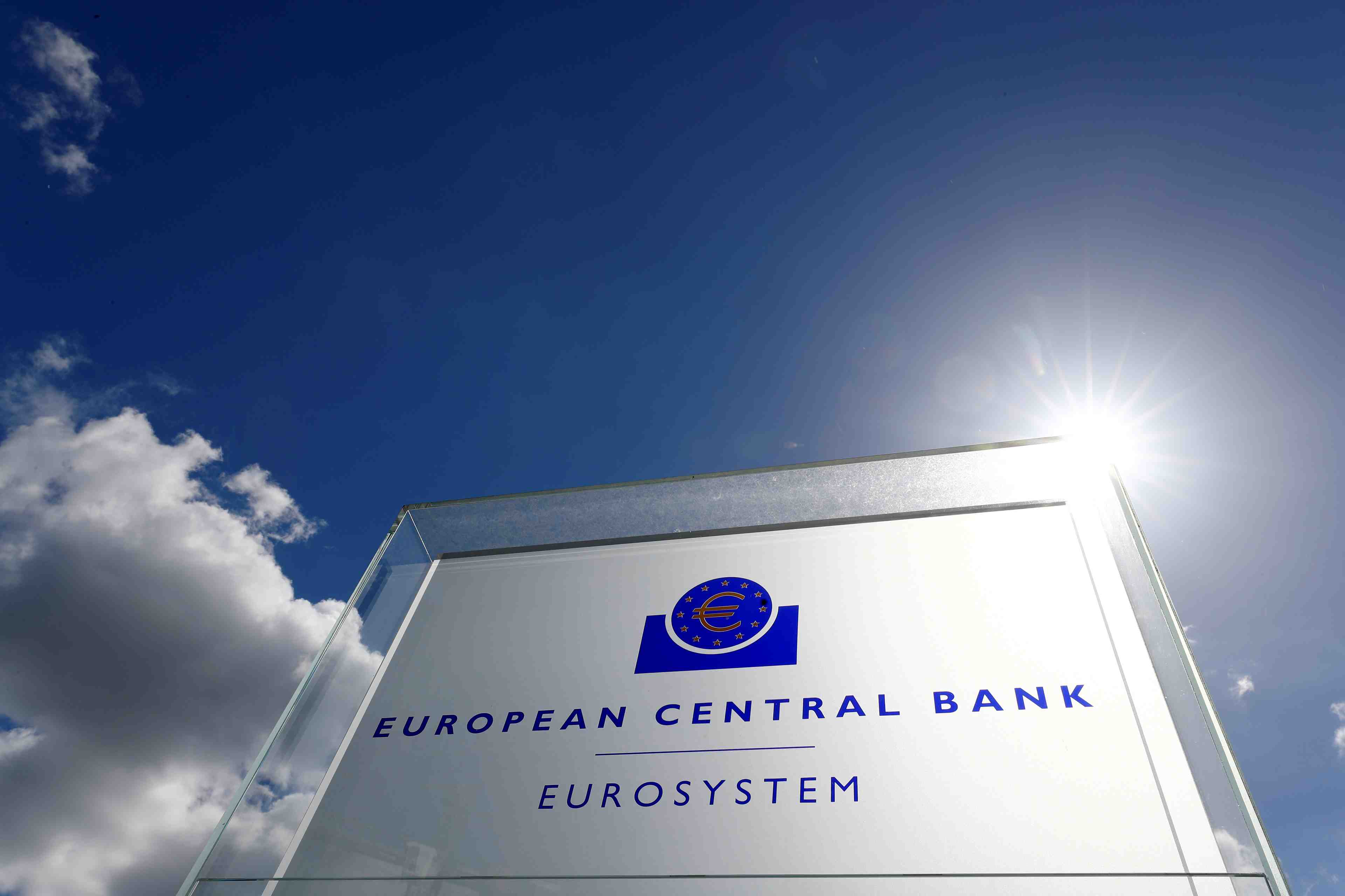 L'ue va reflechir a une monnaie numerique publique face a libra