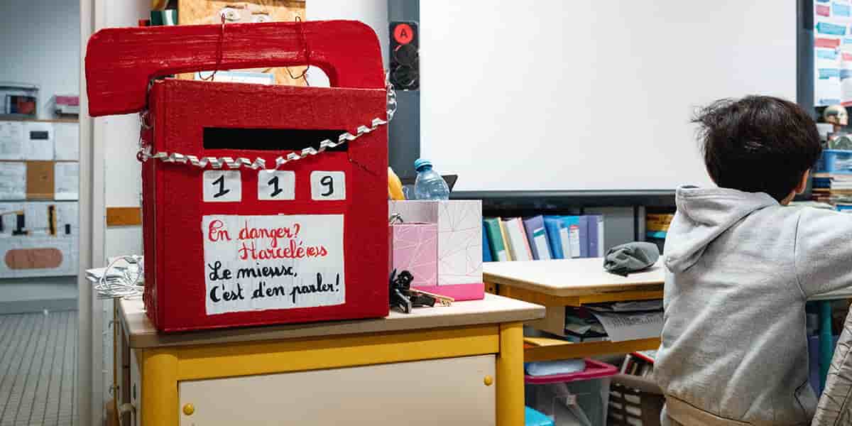 Le Conseil départemental d'accès au droit des Pyrénées-Orientales (CDAD66) sensibilise les élèves du CM1 à la 6ᵉ au harcèlement scolaire.