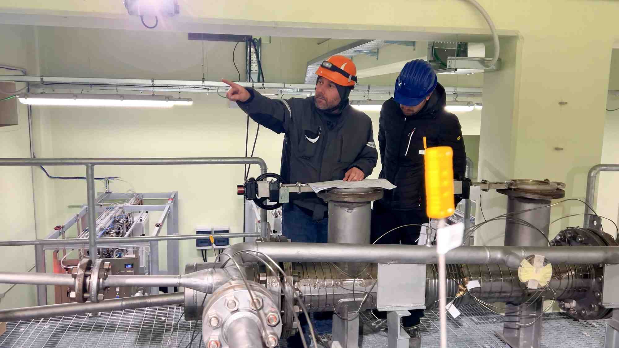 Newcléo, qui emploie un millier de salariés en Europe et détient six sites dans l’Hexagone, annonce un chiffre d’affaires de 50 millions d’euros en 2024. Le groupe aurait signé courant janvier dernier un contrat pour 3,2 milliards d’euros avec le gouvernement slovaque pour la construction de quatre mini-réacteurs.