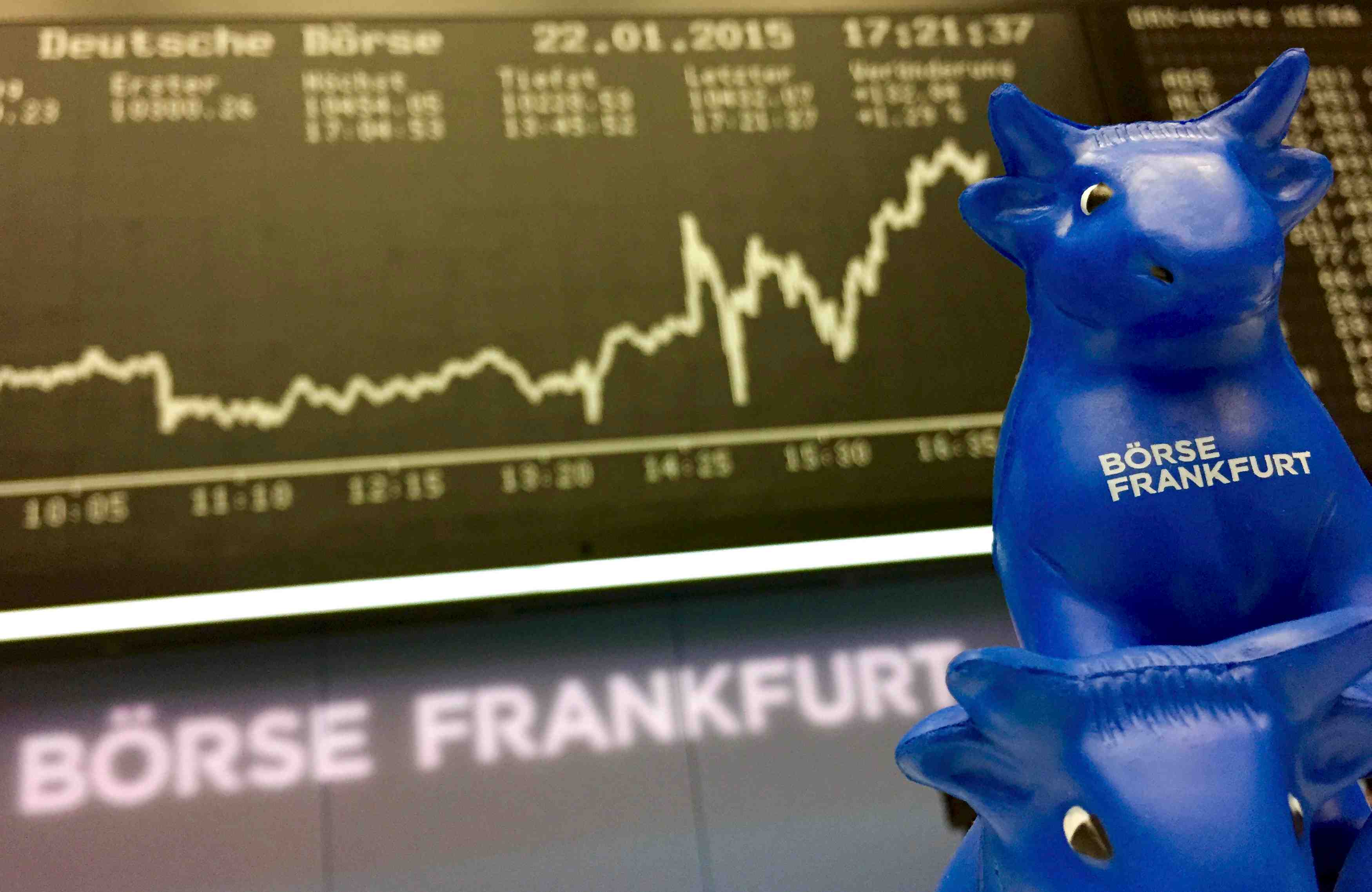 Les bourses europeennes finissent dans le vert apres les annonces de la bce