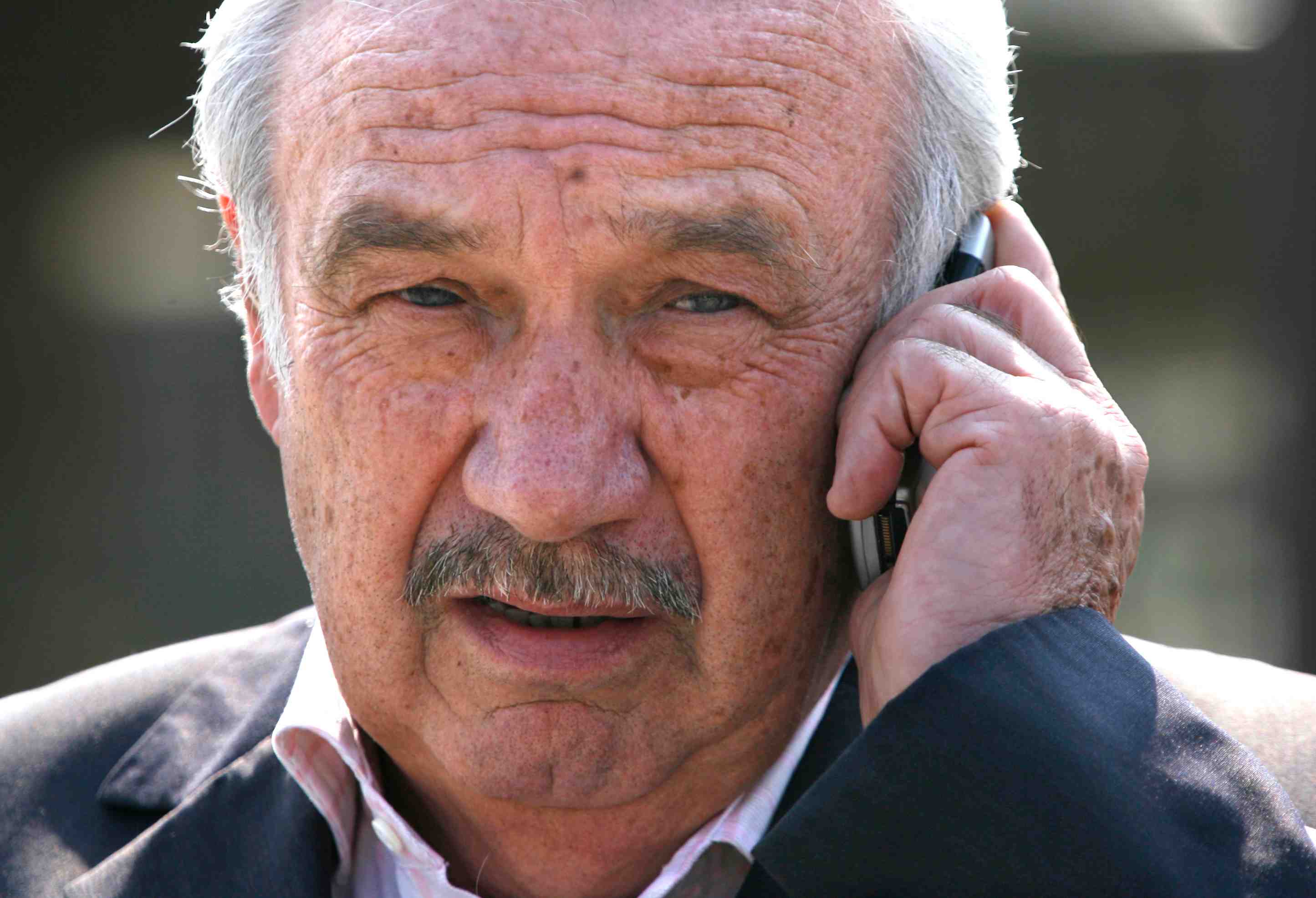 Pris dans une polemique, marcel campion cesse ses activites