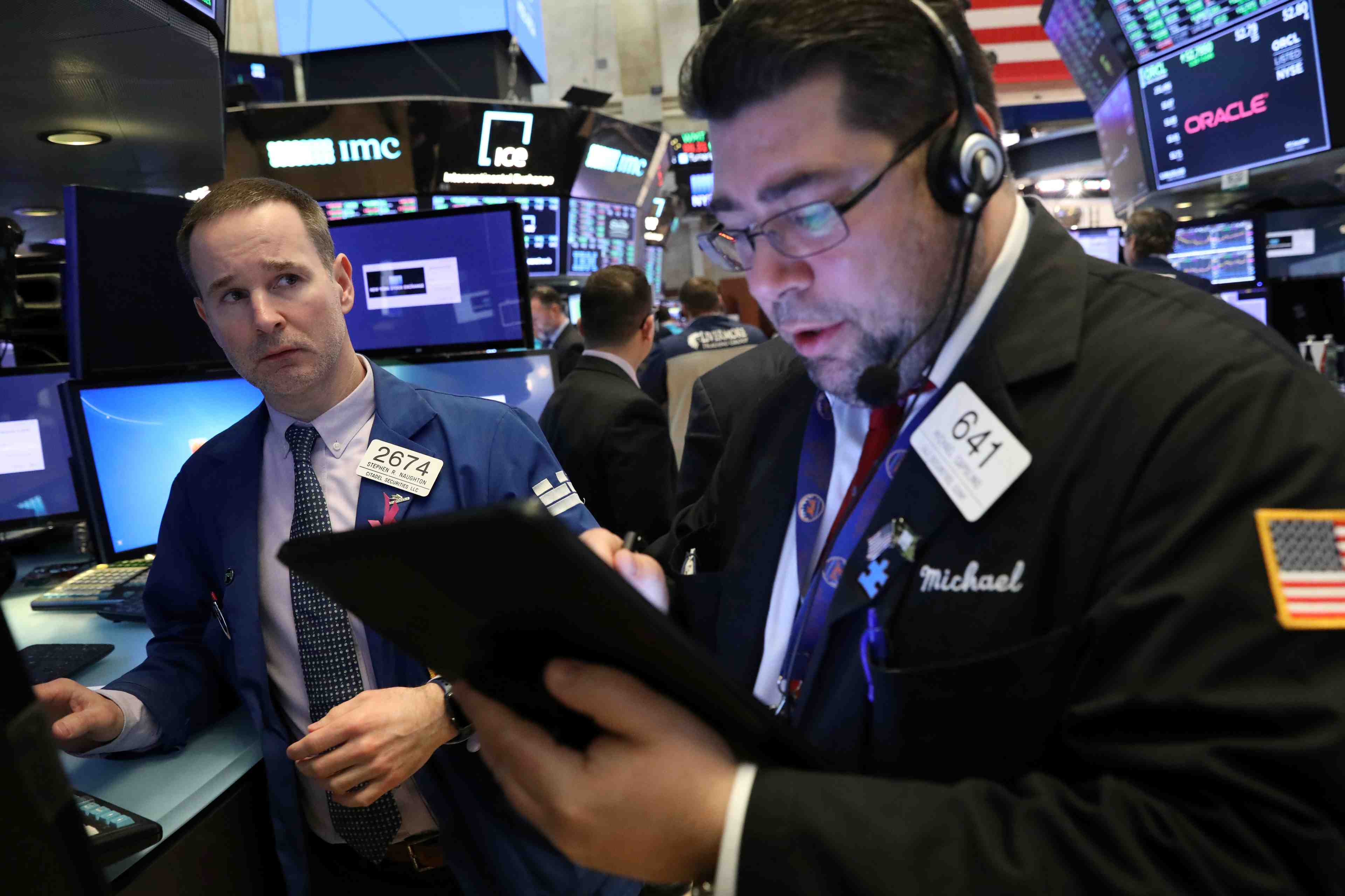 Wall street ouvre sur de faibles variations