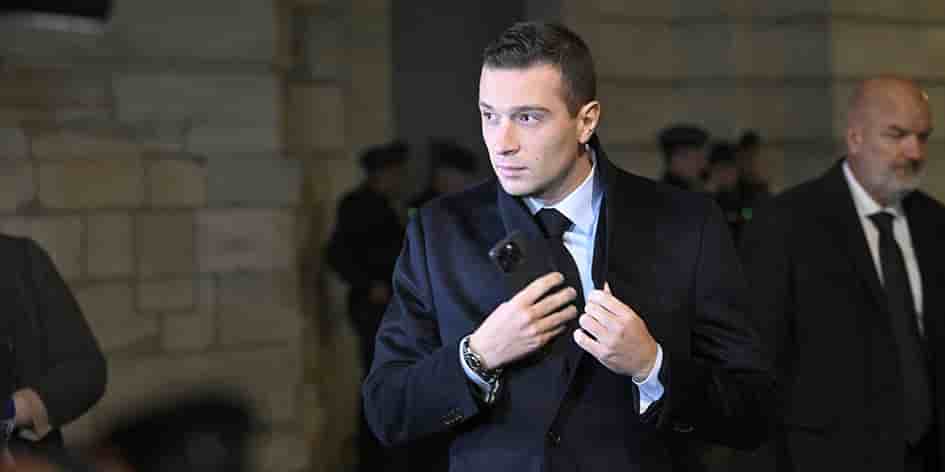 Jordan Bardella arrive en tête des choix des Français pour le poste de Premier ministre, avec un score de 37%.