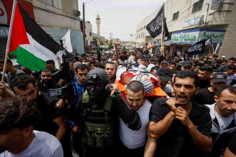Funerailles d'un palestinien tue par des troupes israeliennes lors d'affrontements, pres de qalqilya