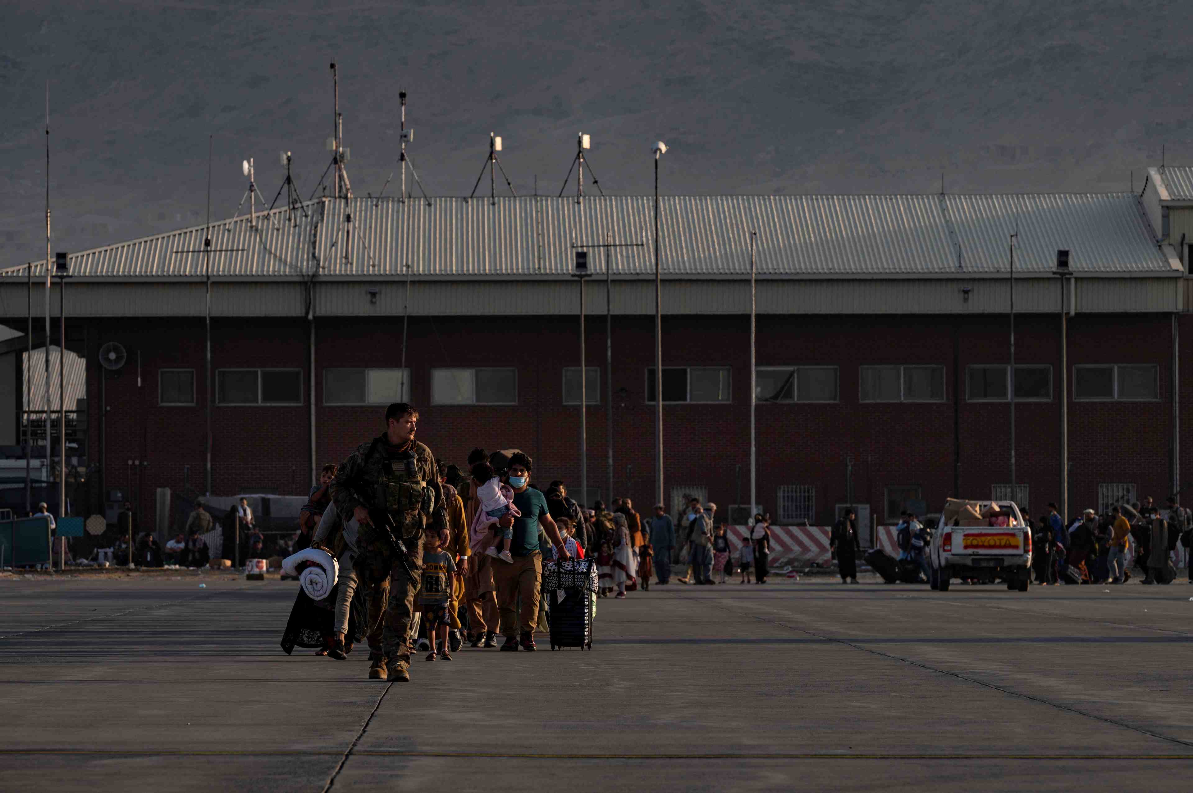 Afghanistan: "menace terroriste" a l'aeroport de kaboul, derniere ligne droite pour les evacuations