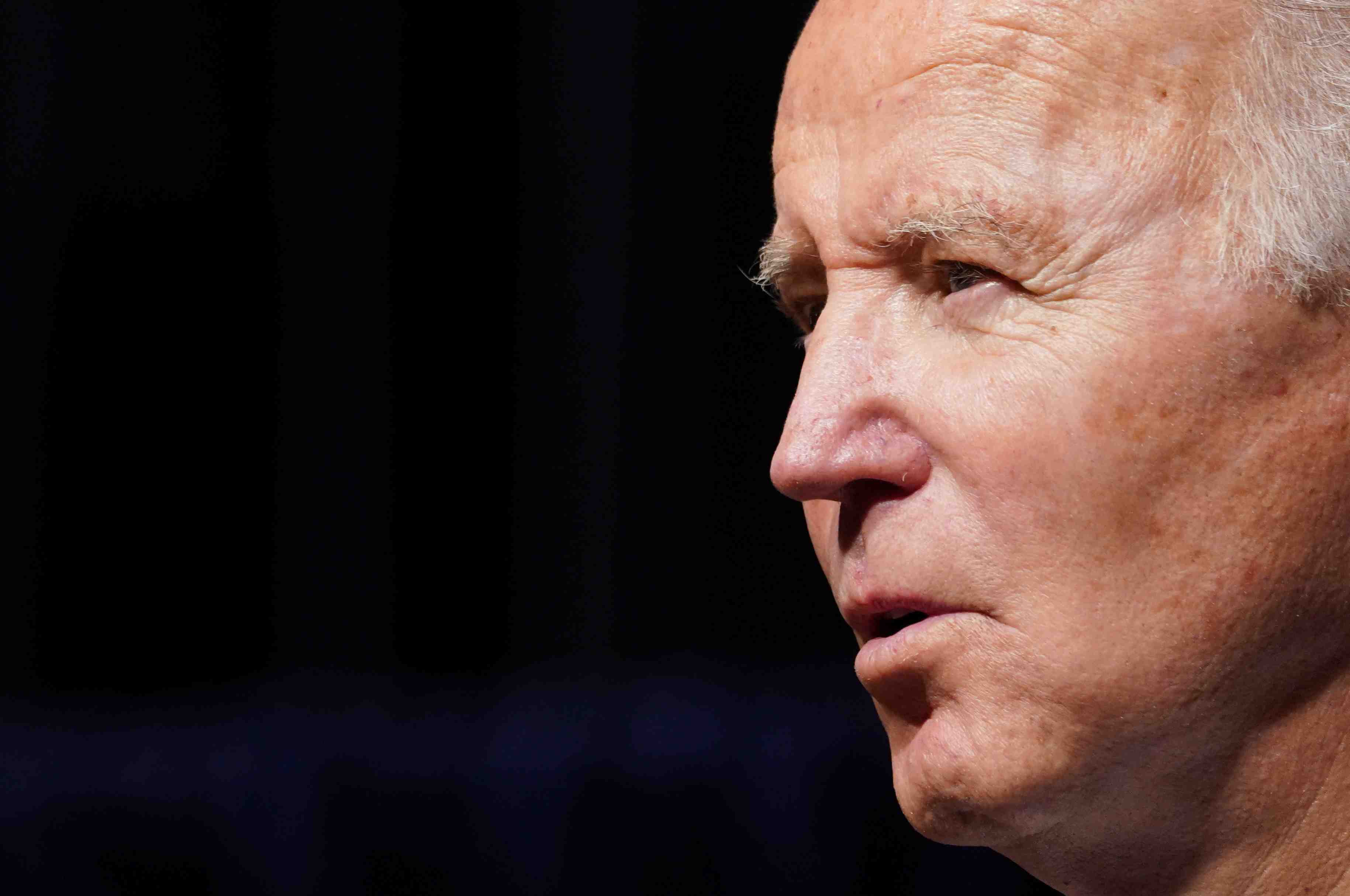Biden va mettre en garde poutine sur les consequences economiques d'une invasion de l'ukraine