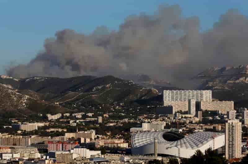 Le feu fixe sur les hauteurs de marseille