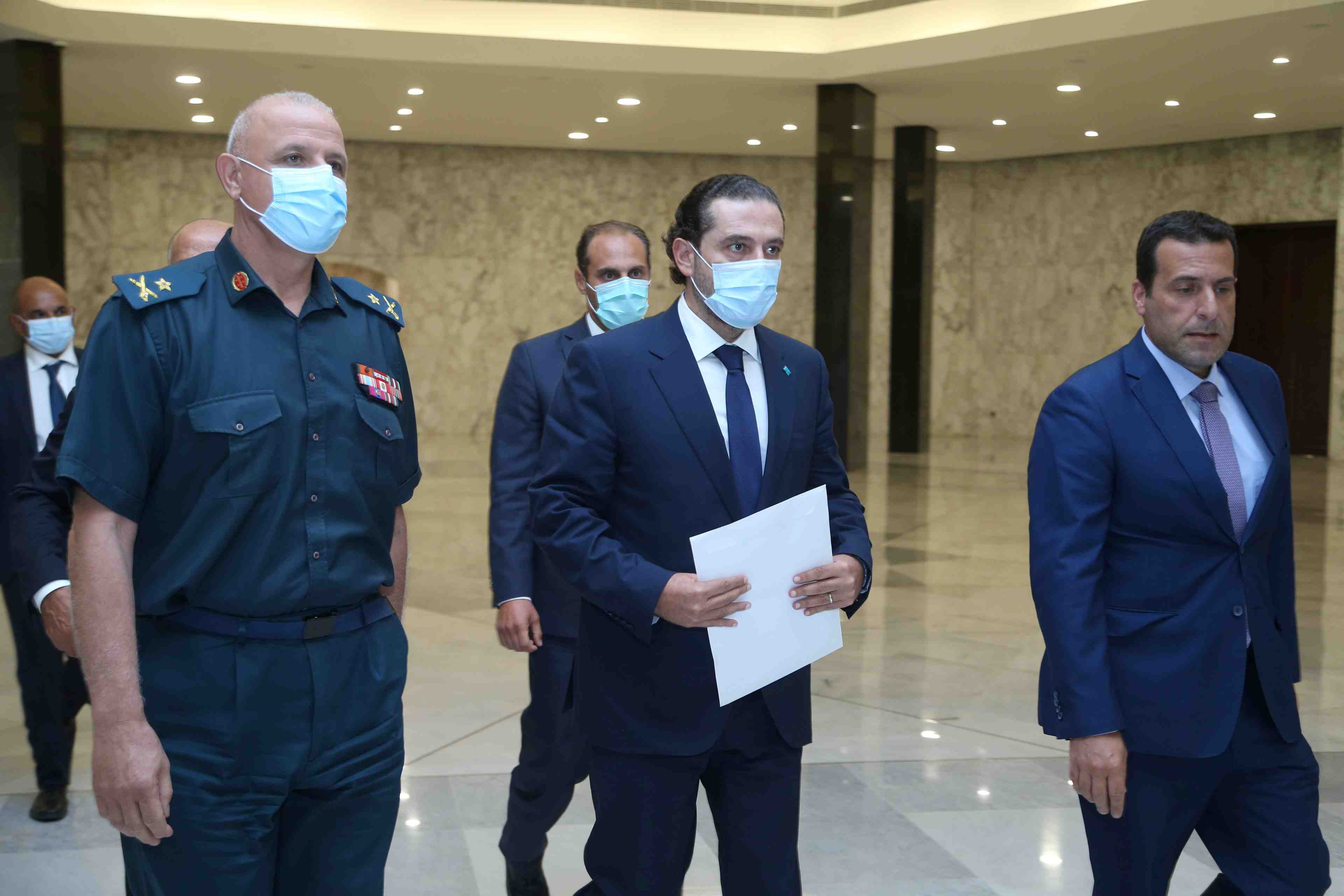 Au liban, hariri presente un gouvernement au president aoun