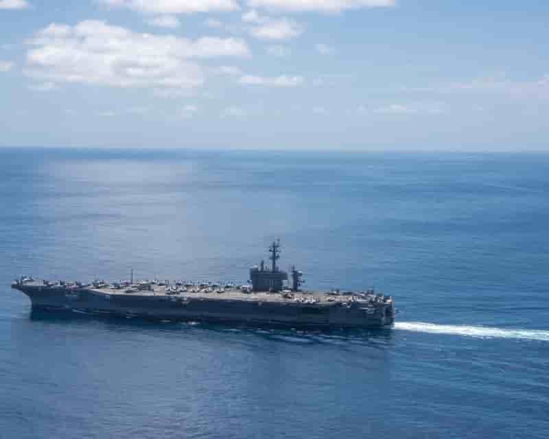 La coree du nord menace de couler un porte-avions americain