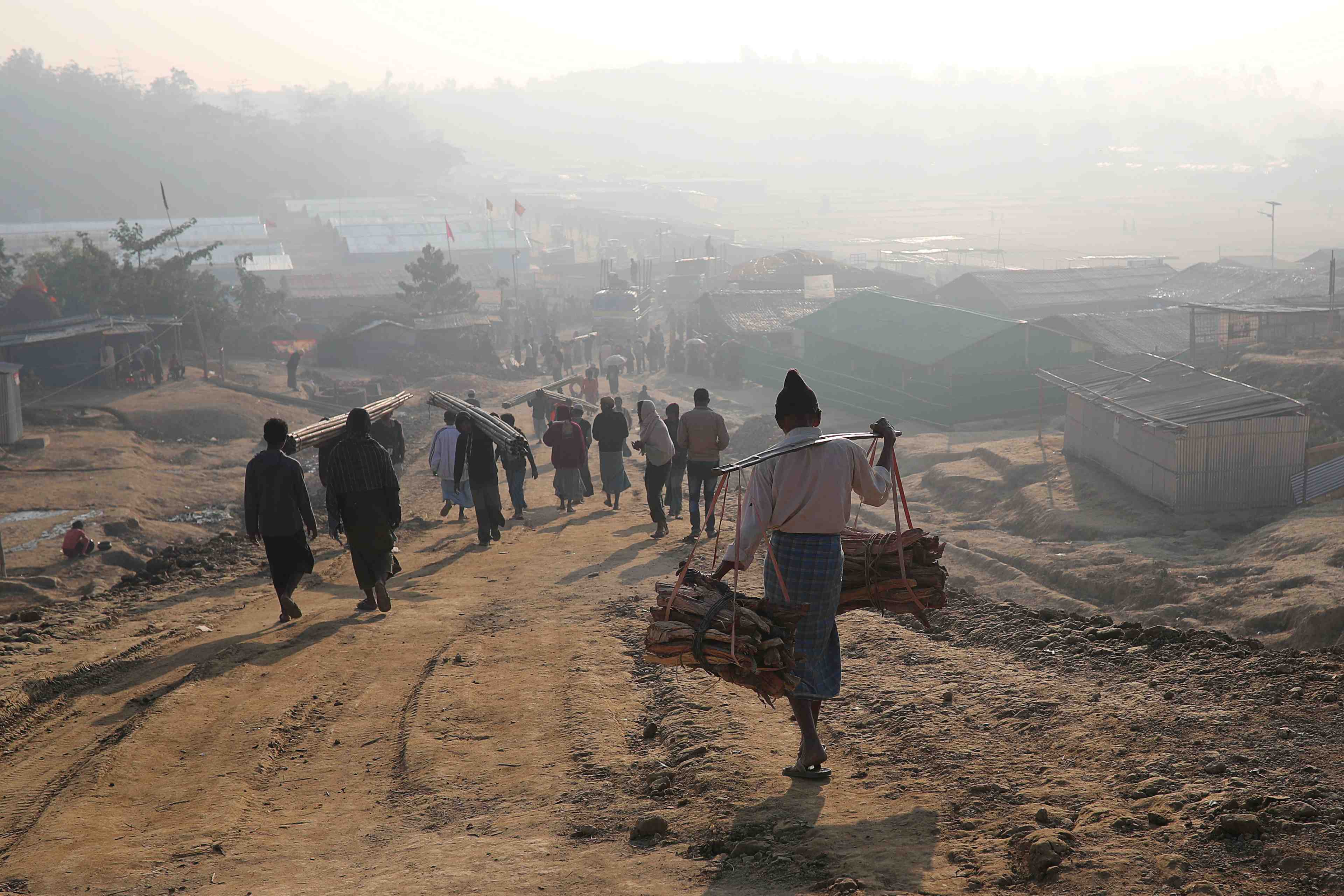 Plus de 100.000 rohingyas en danger dans les camps du bangladesh, selon l'onu
