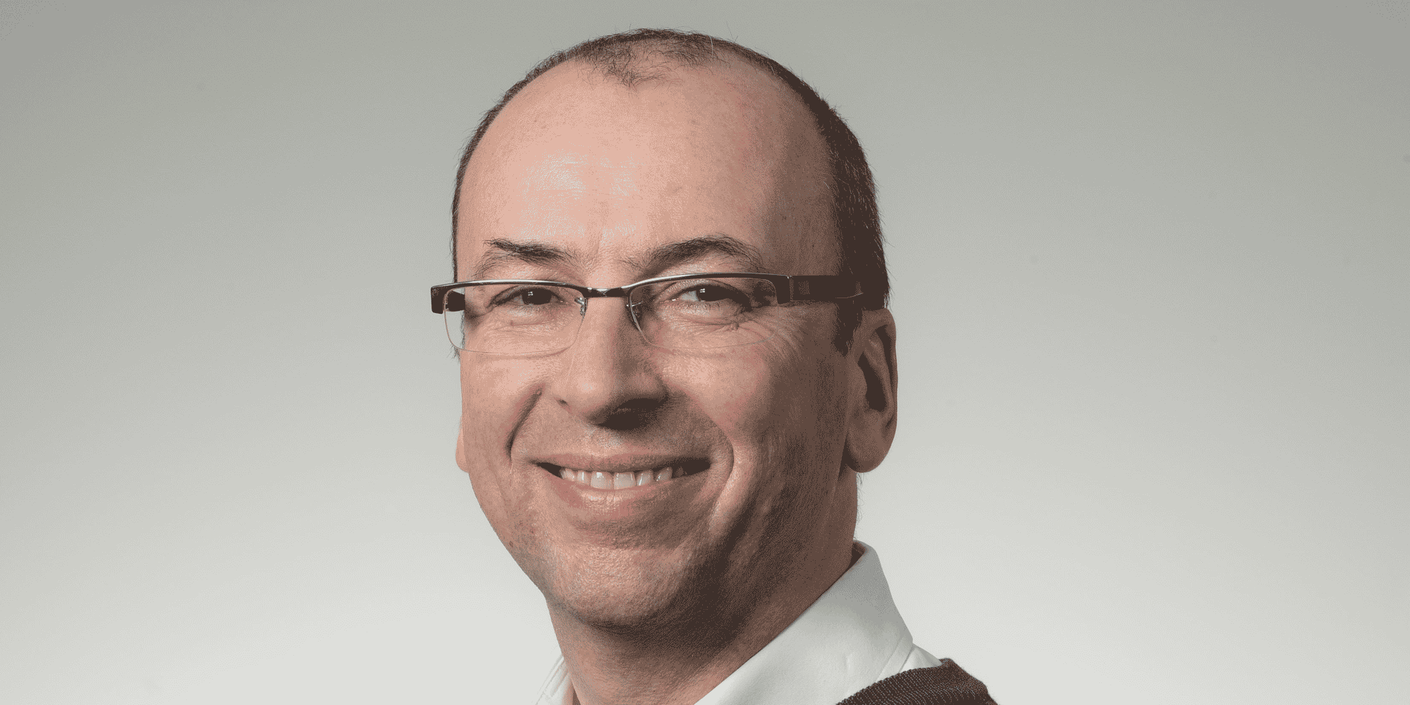 Anciennement fondateur de Nextdoor (désormais Wojo), Philippe Morel, signataire de la tribune est le co-fondateur et président de Dynamic-Workplace, qui accompagne les entreprises dans la transformation de leur environnement de travail au profit d'une expérience client augmentée.