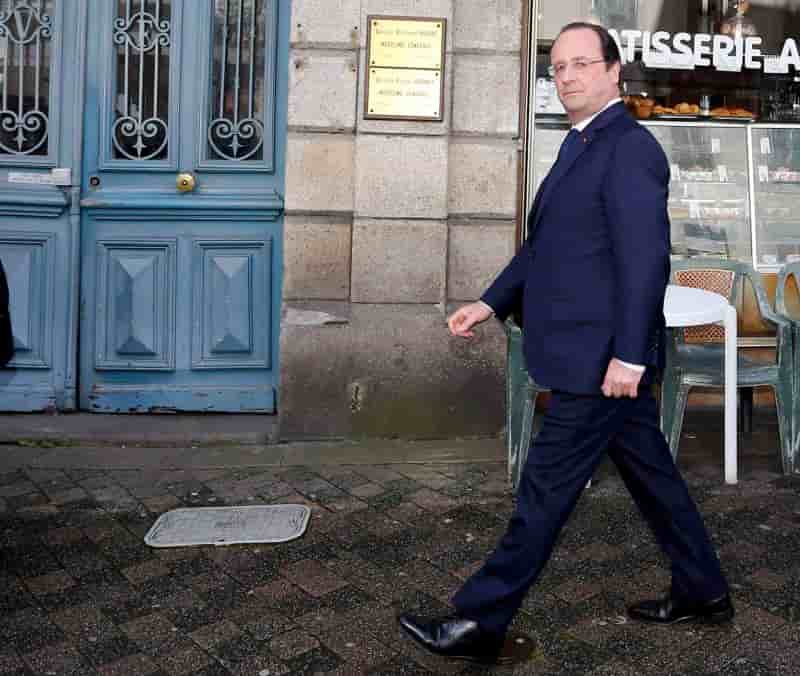 L'UMP demande à Hollande de sortir du silence avant le 2e tour