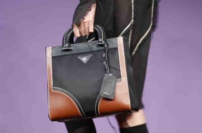 Le benefice net de prada en recul de 28%