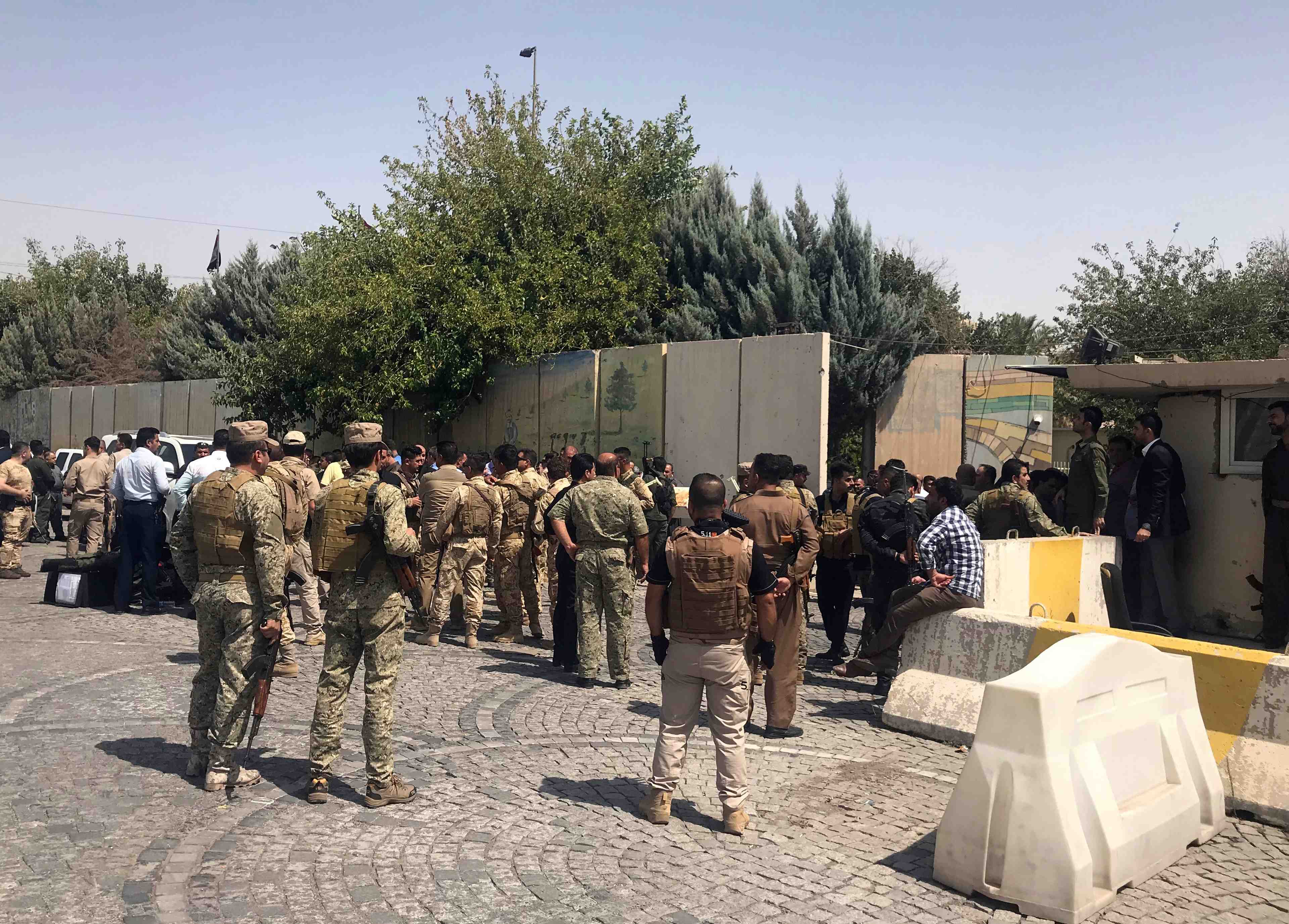 Attentat suicide au siege du gouvernement kurde a erbil