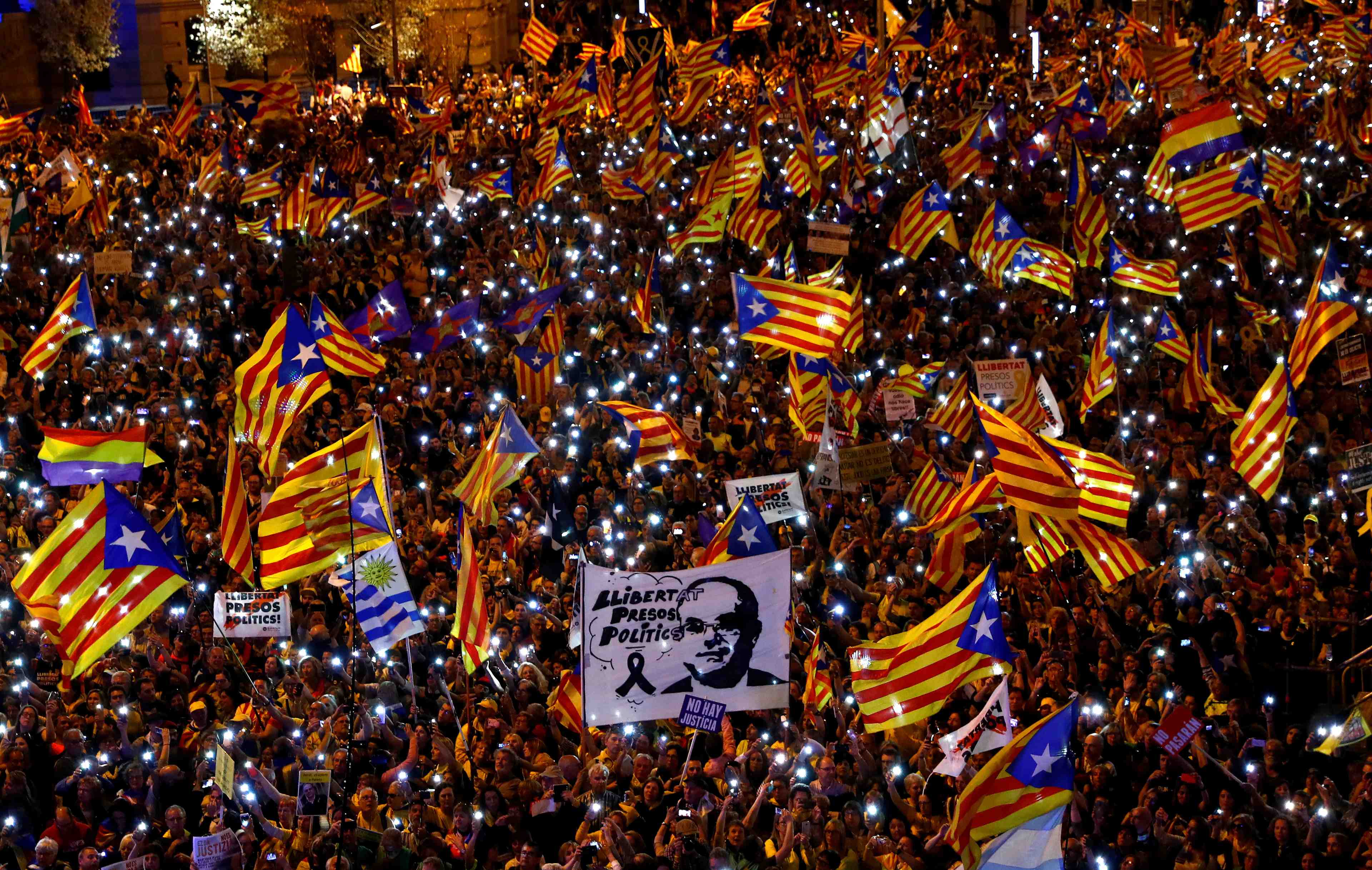 Manifestation de milliers de separatistes catalans a madrid