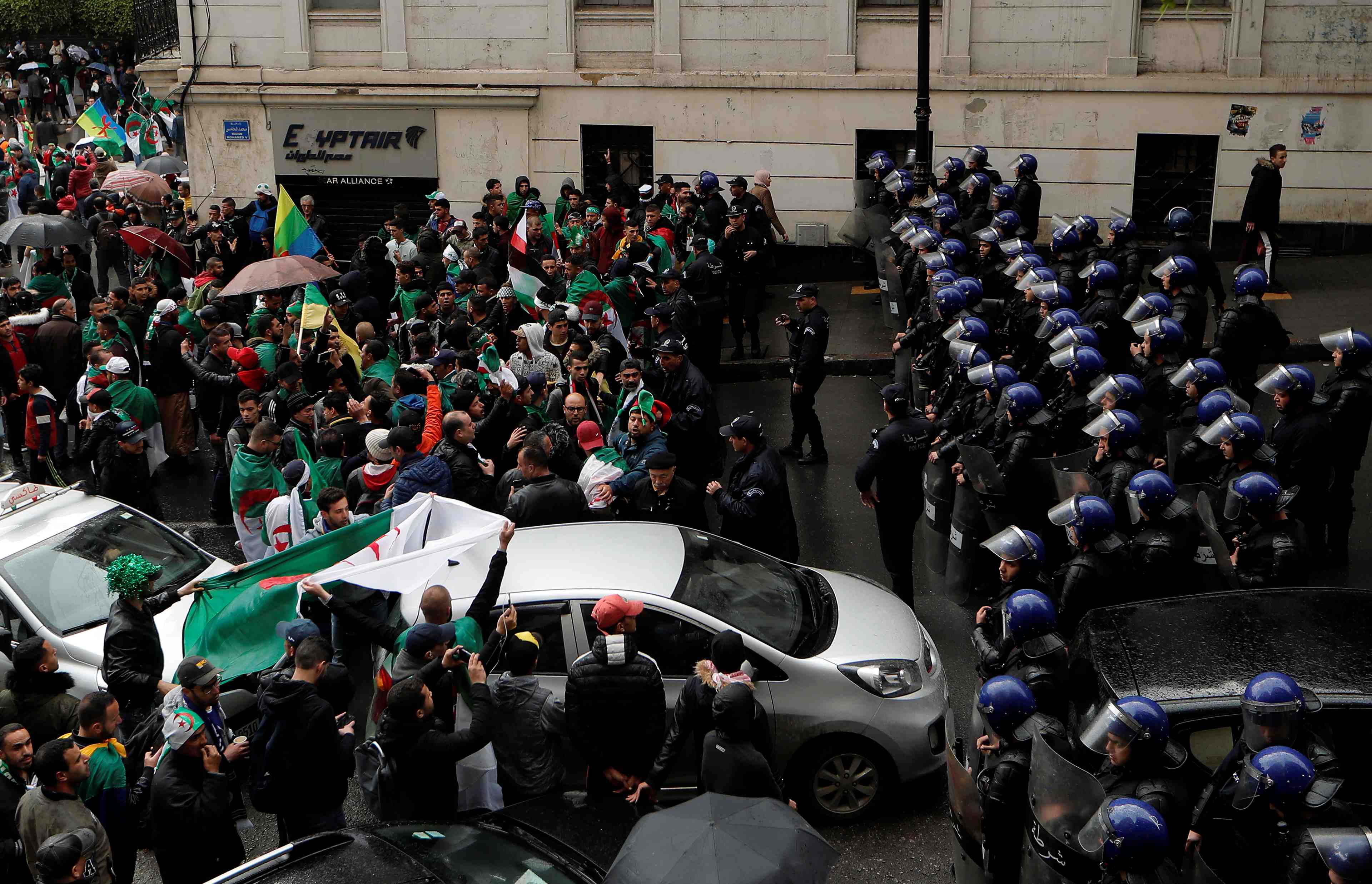 Des milliers de manifestants dans le centre d'alger