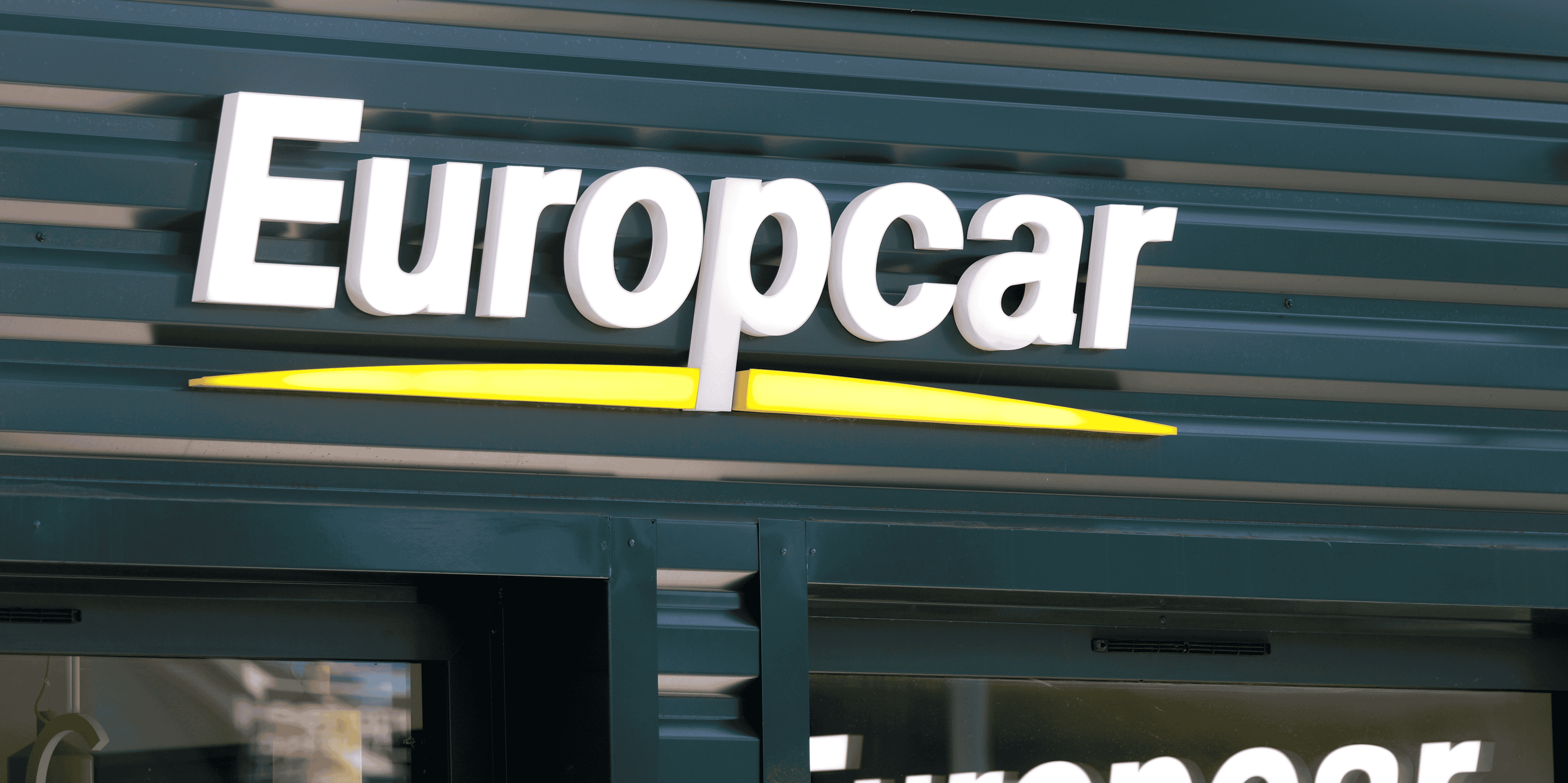 Europcar annonce un chiffre d'affaires en baisse de 50%, renonce a ses objectifs