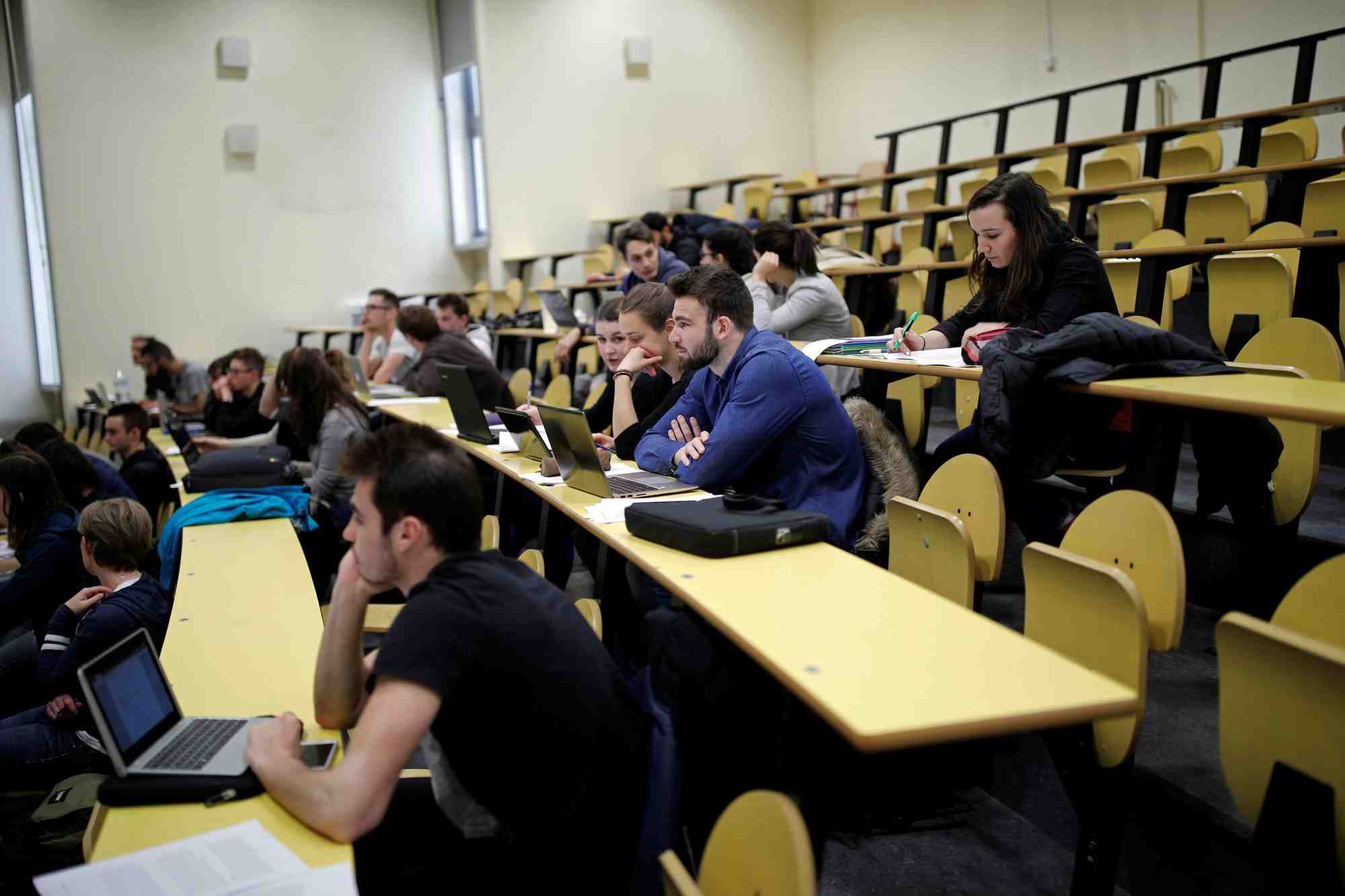 La reforme de l'apprentissage a peu profite aux jeunes eloignes de l'emploi, selon la cour des comptes