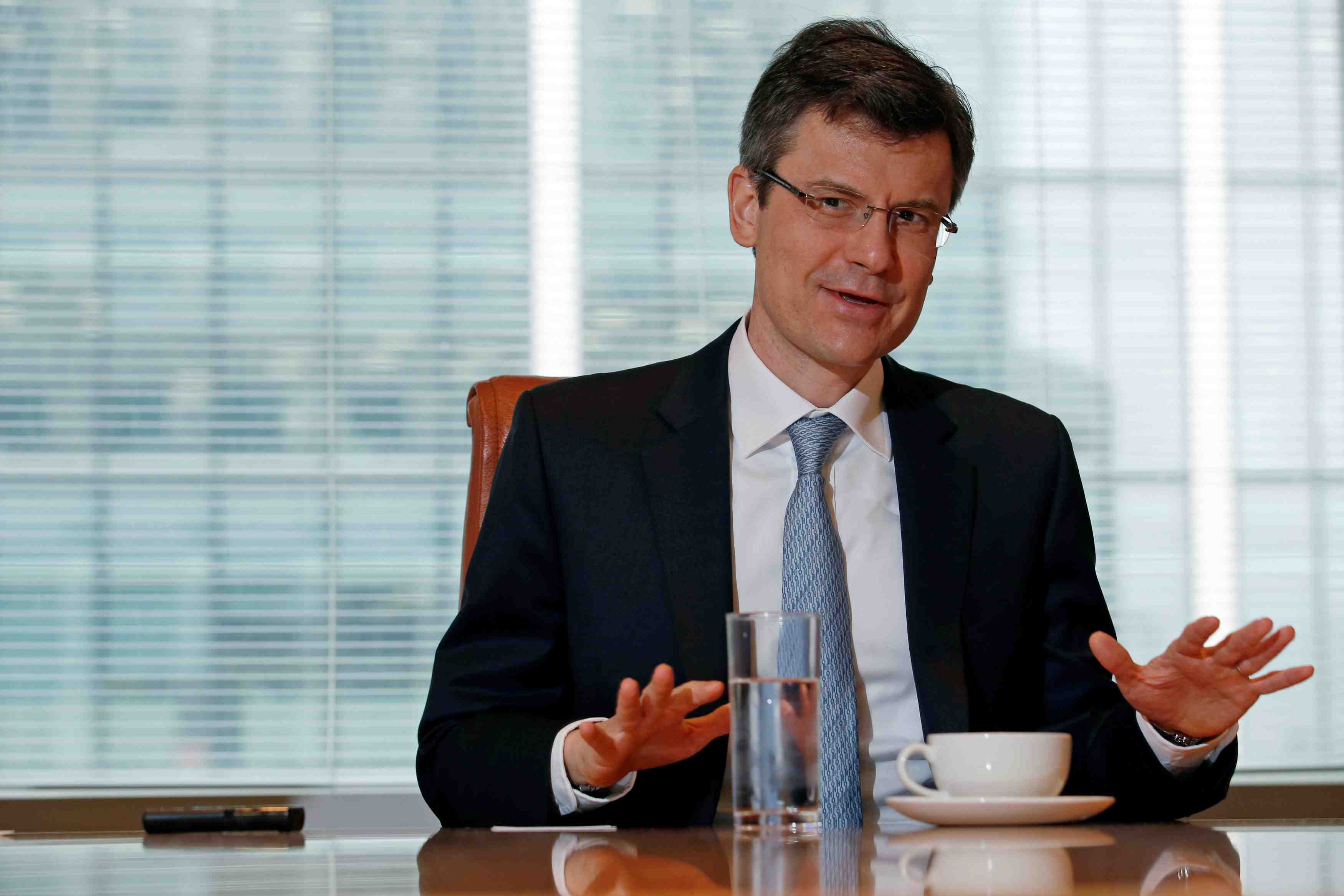 L'euro s'appreciera contre le dollar en 2017, dit hafele