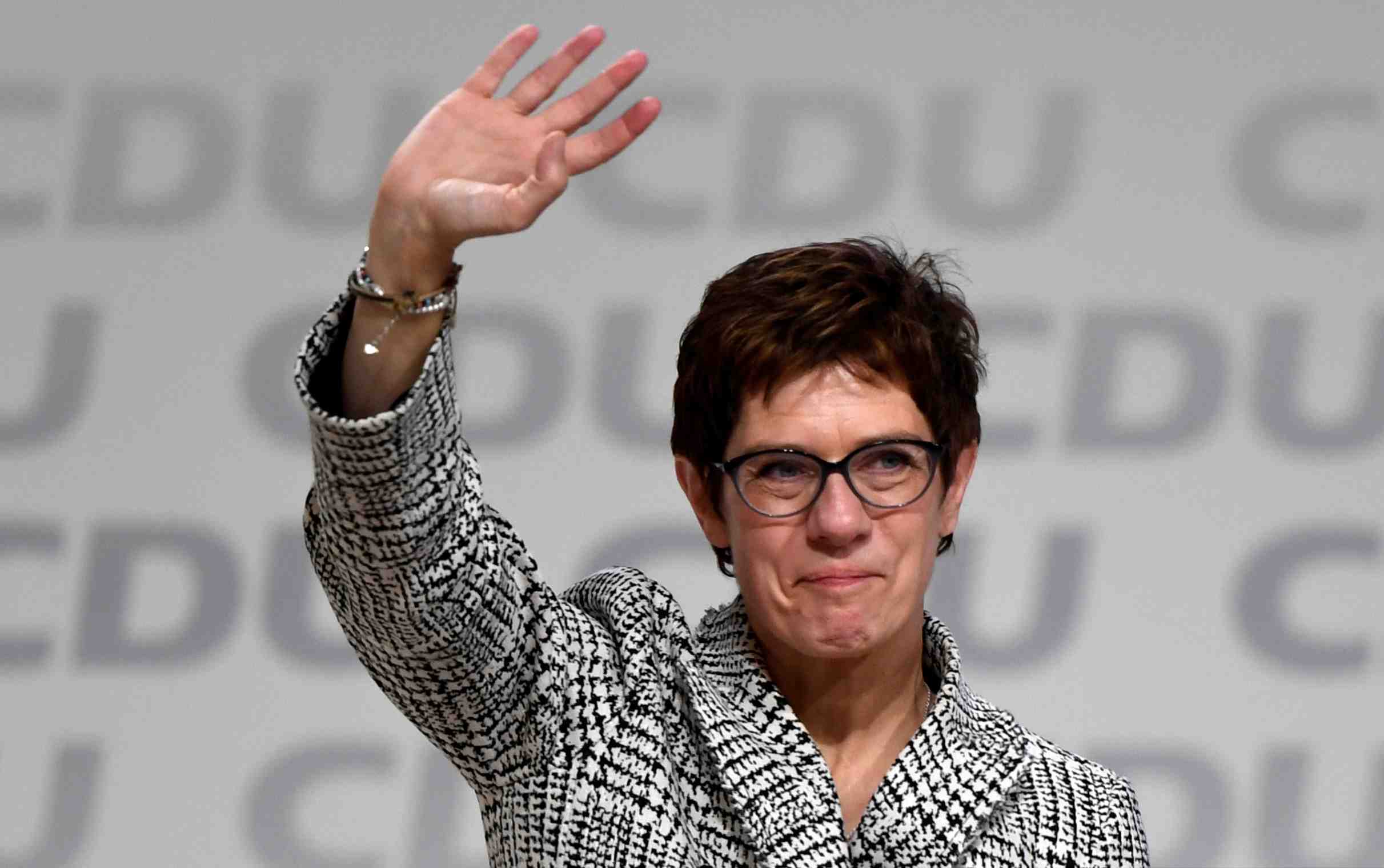 Allemagne: annegret kramp-karrenbauer elue a la presidence de la cdu