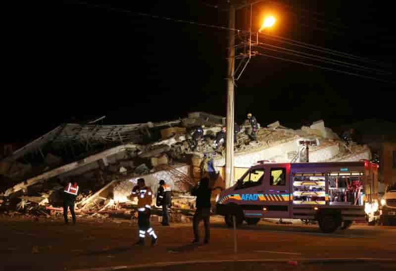 Un seisme fait 14 morts dans l'est de la turquie