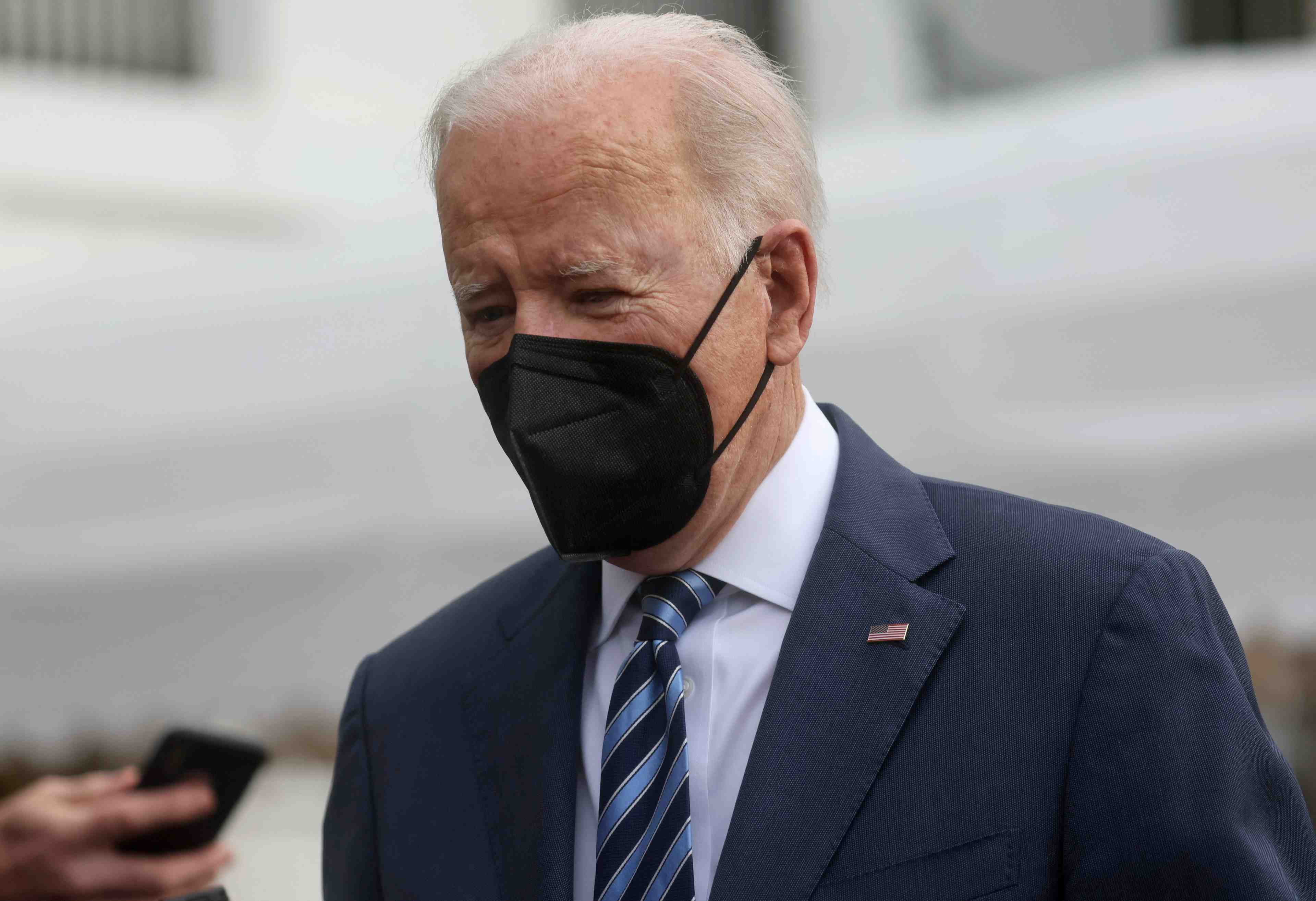 Ukraine: le risque d'invasion russe est "tres eleve", selon biden
