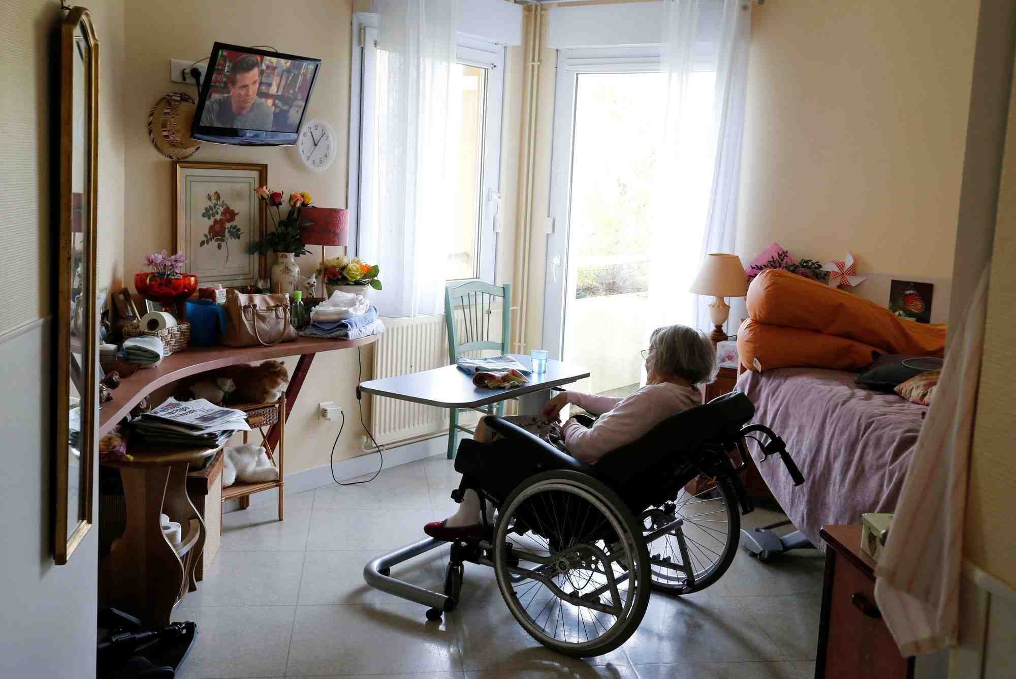 L'epargne des seniors siphonnee pour leur maison de retraite
