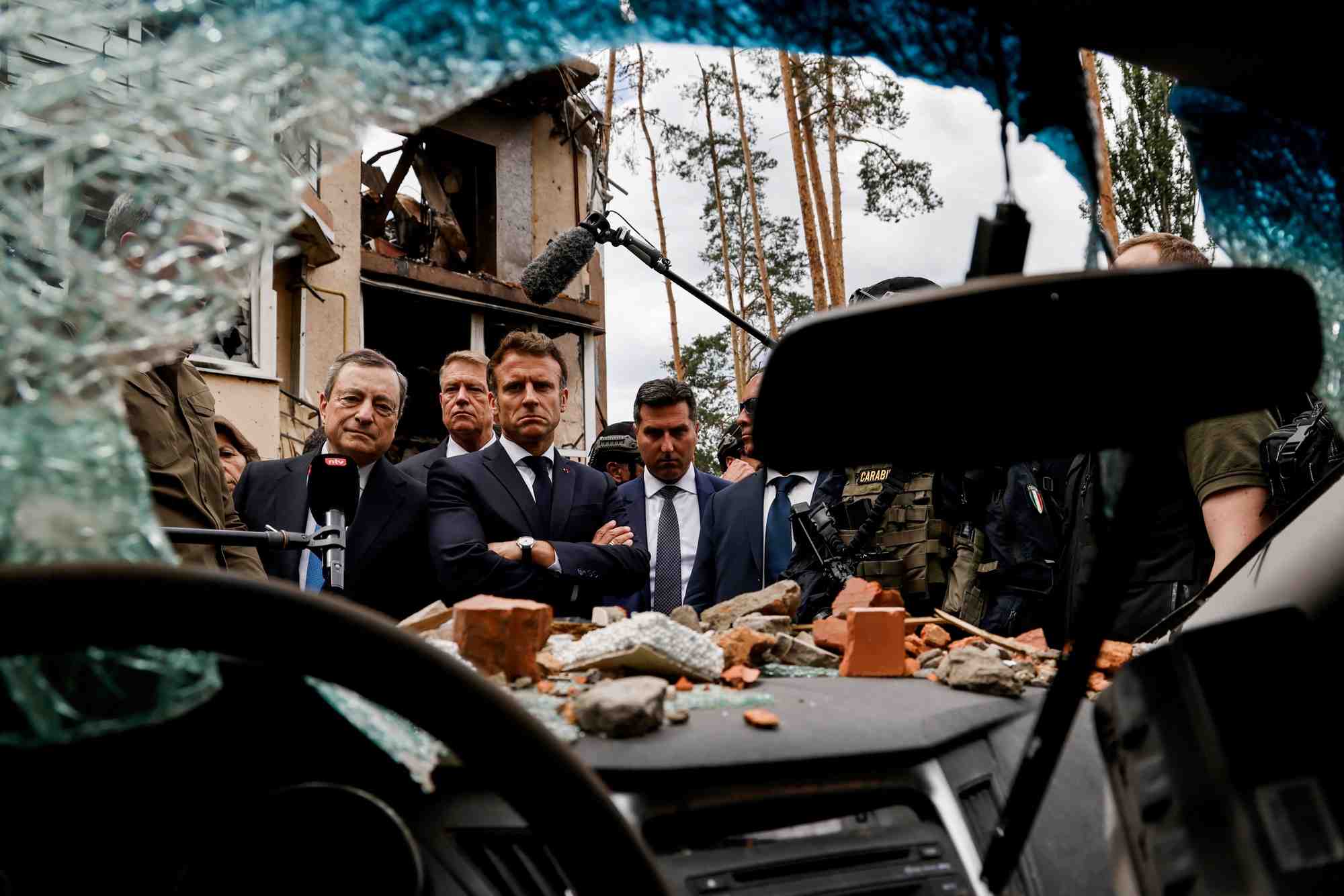 A irpin, macron salue l'heroisme du peuple ukrainien