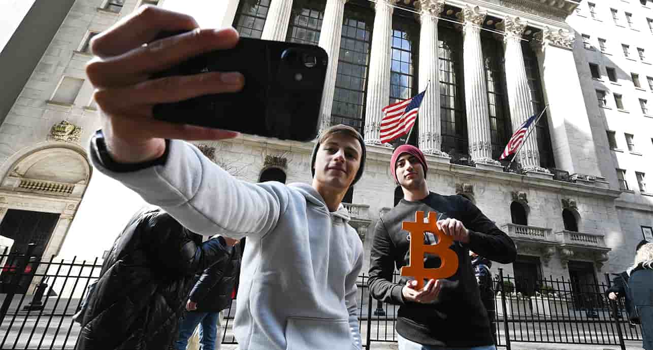 La bourse intéresse 58 % des 18-24 ans et 48 % des 25-34 ans contre 43 % pour la moyenne des Français.