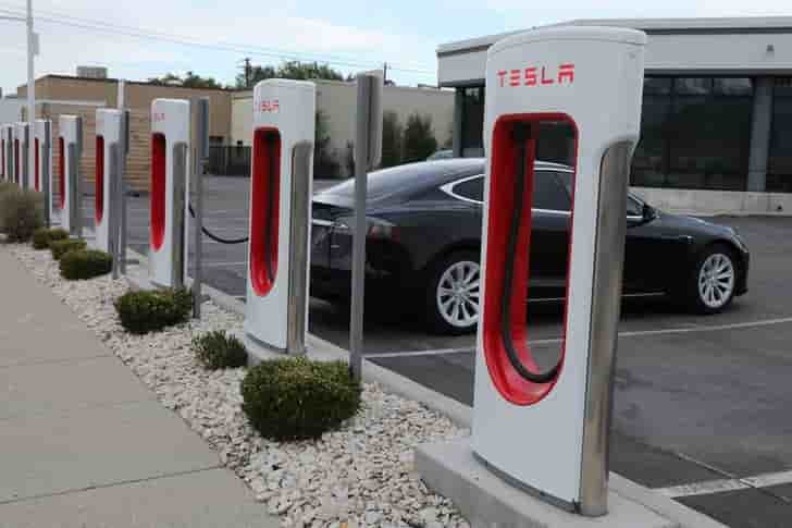 Tesla installe une batterie geante en australie