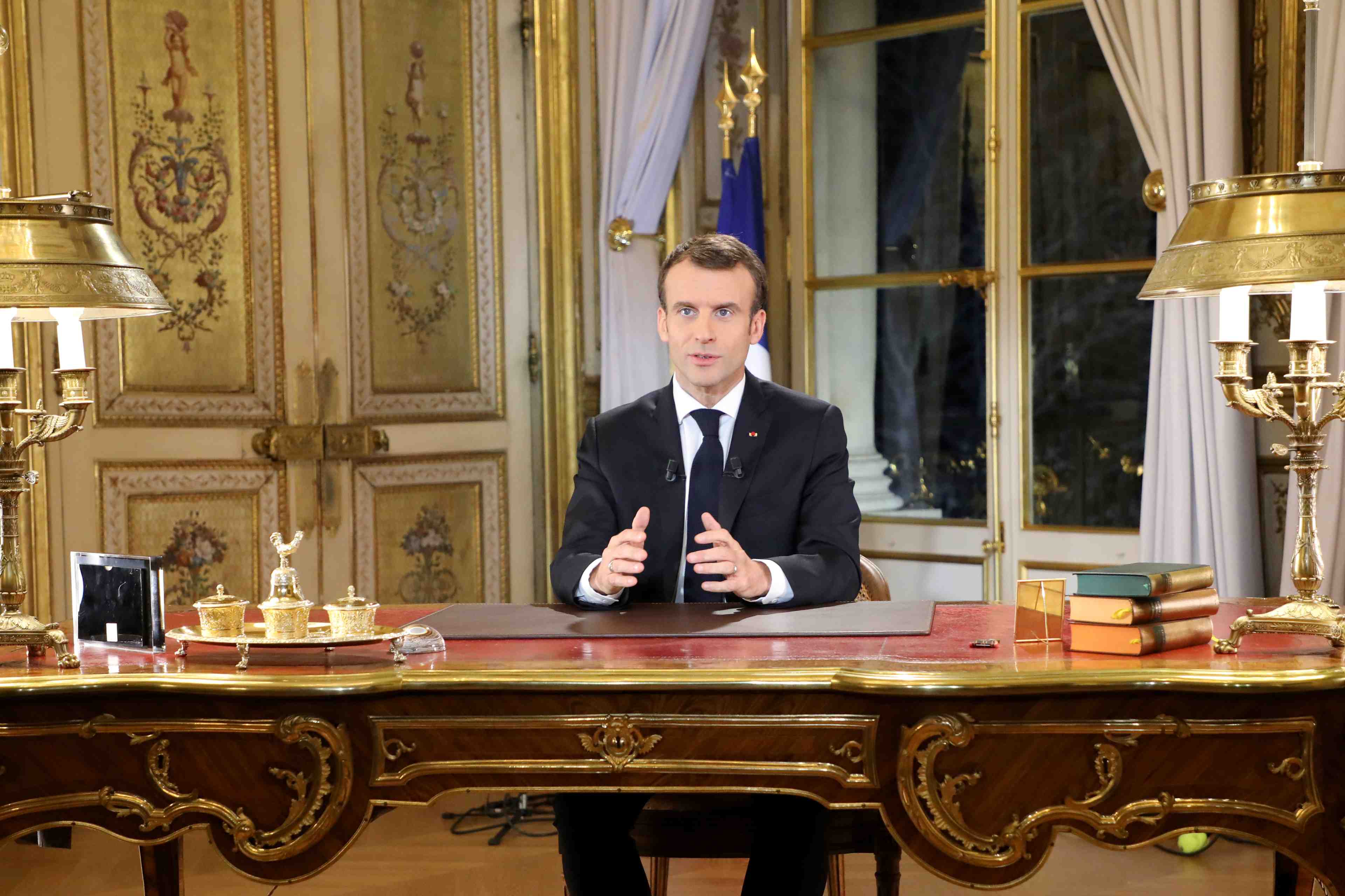 Syrie: macron critique la decision de trump de retirer les troupes