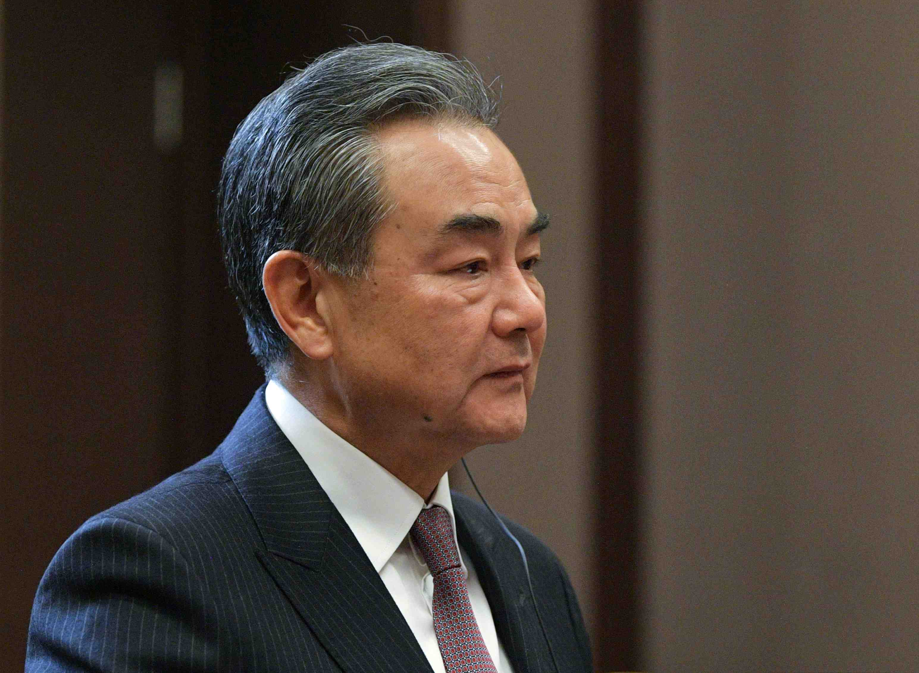 Commerce: les pressions sur huawei sont du pur harcelement economique, dit pekin