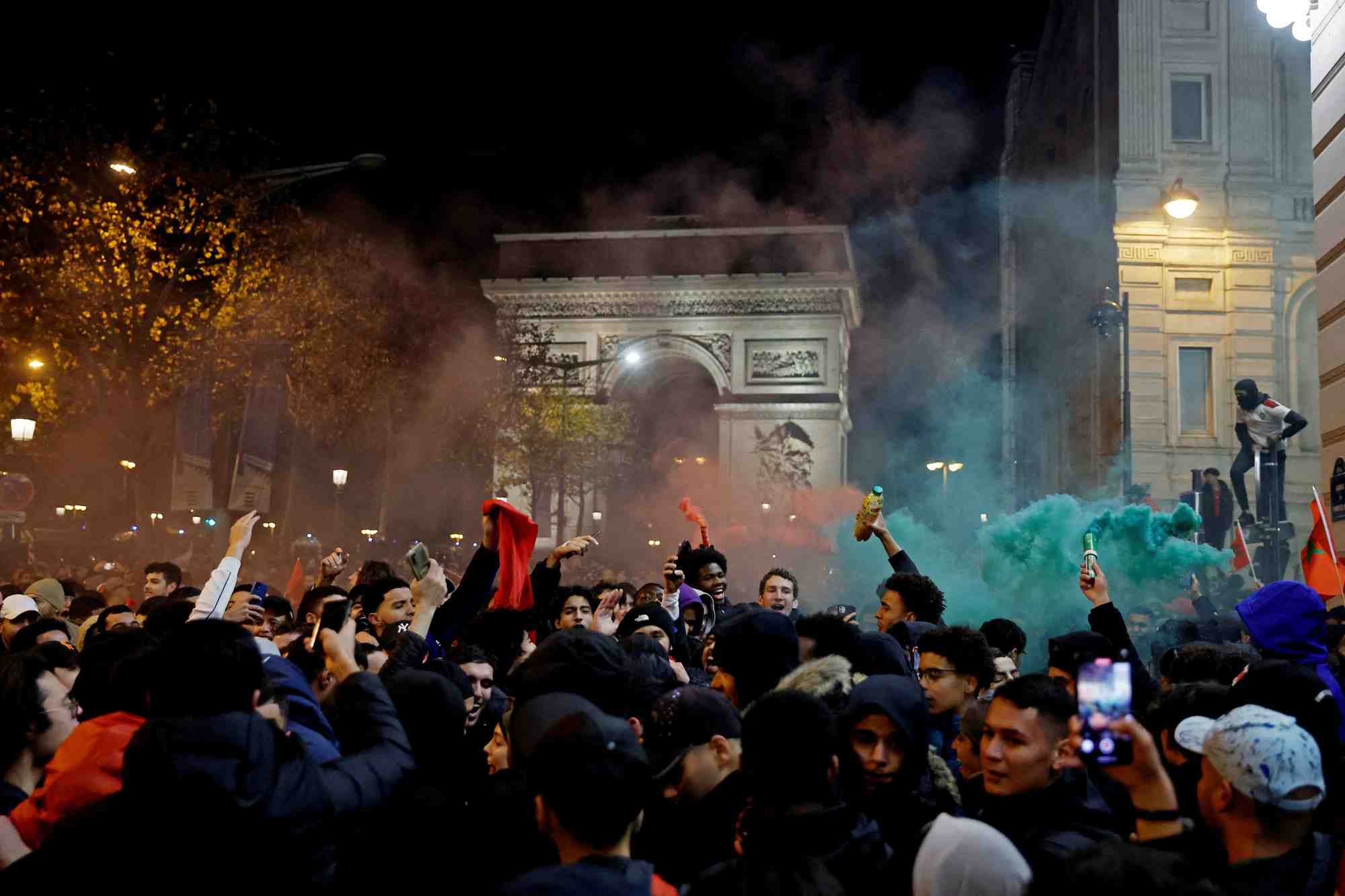 Coupe du monde fifa 2022: les supporters se rassemblent a paris pour le match maroc/portugal