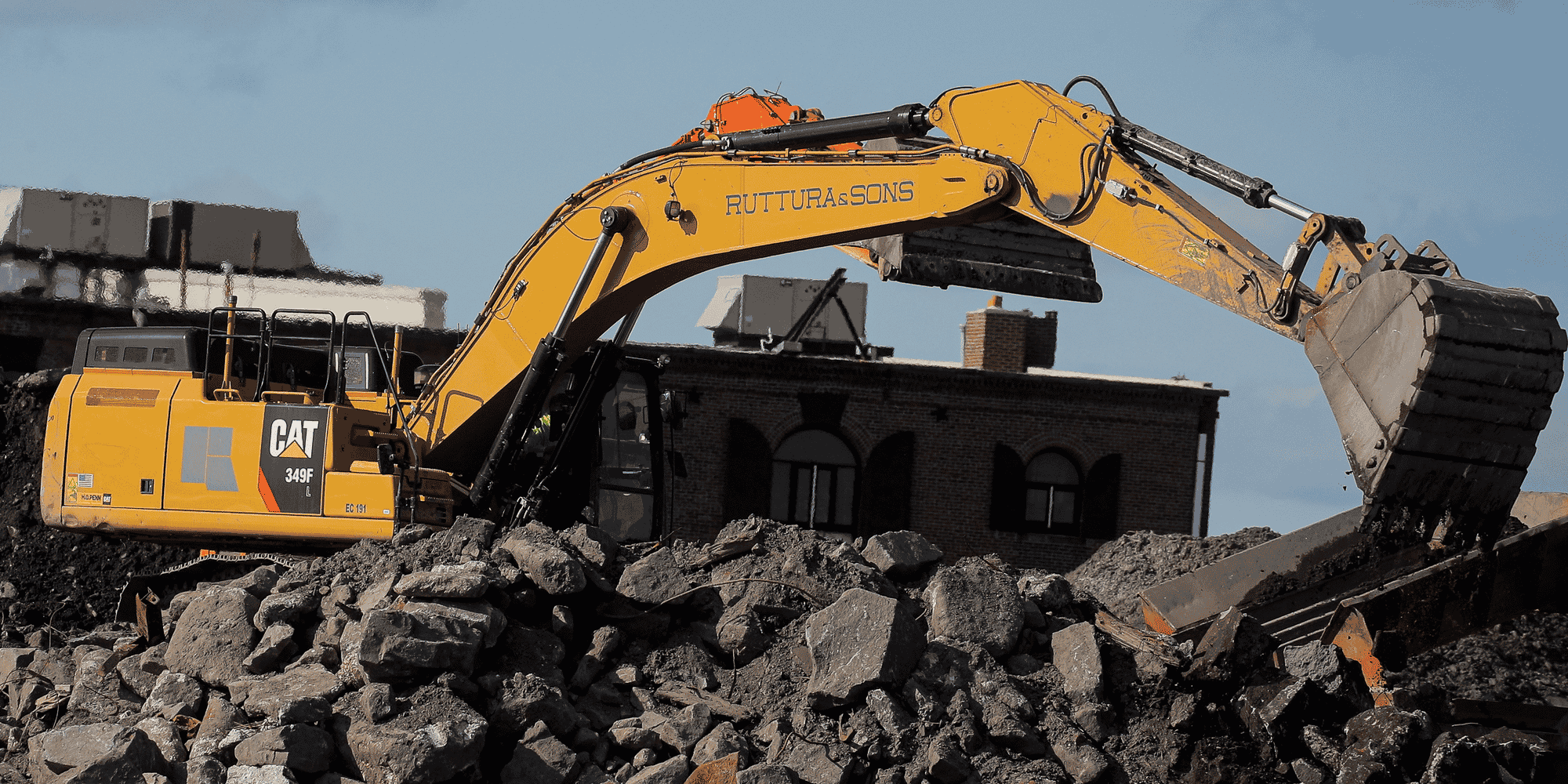 « Depuis longtemps, Caterpillar fournit des bulldozers et d'autres équipements qui ont été utilisés pour démolir des maisons et des infrastructures palestiniennes afin de faire place à des colonies israéliennes », a affirmé Kiran Aziz, responsable des investissements responsables au sein de KLP, citée dans un communiqué. (Photo d'illustration)