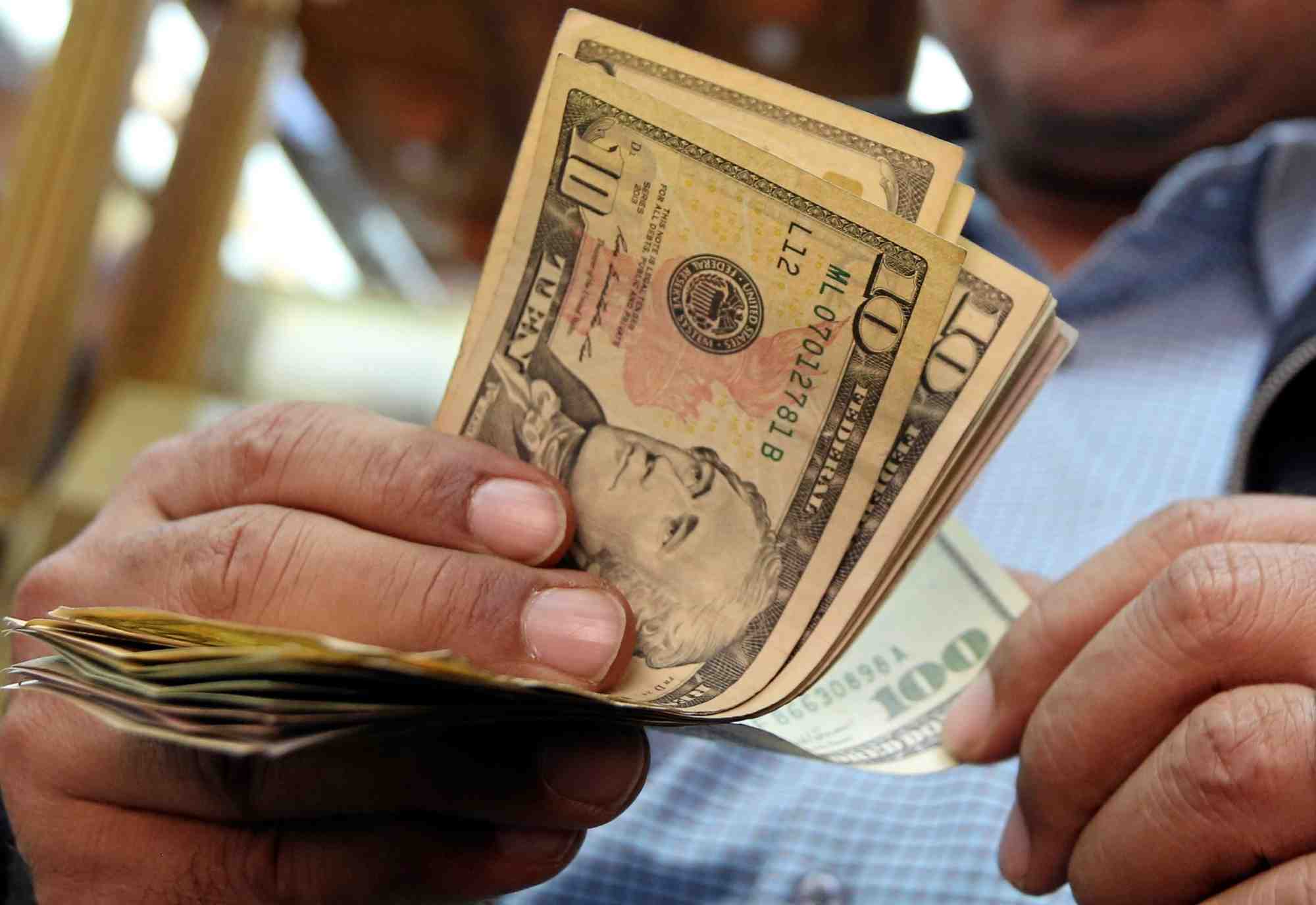 D'un montant de plus de 34.600 milliards de dollars (en euros), la dette des Etats-Unis commence également à inquiéter.