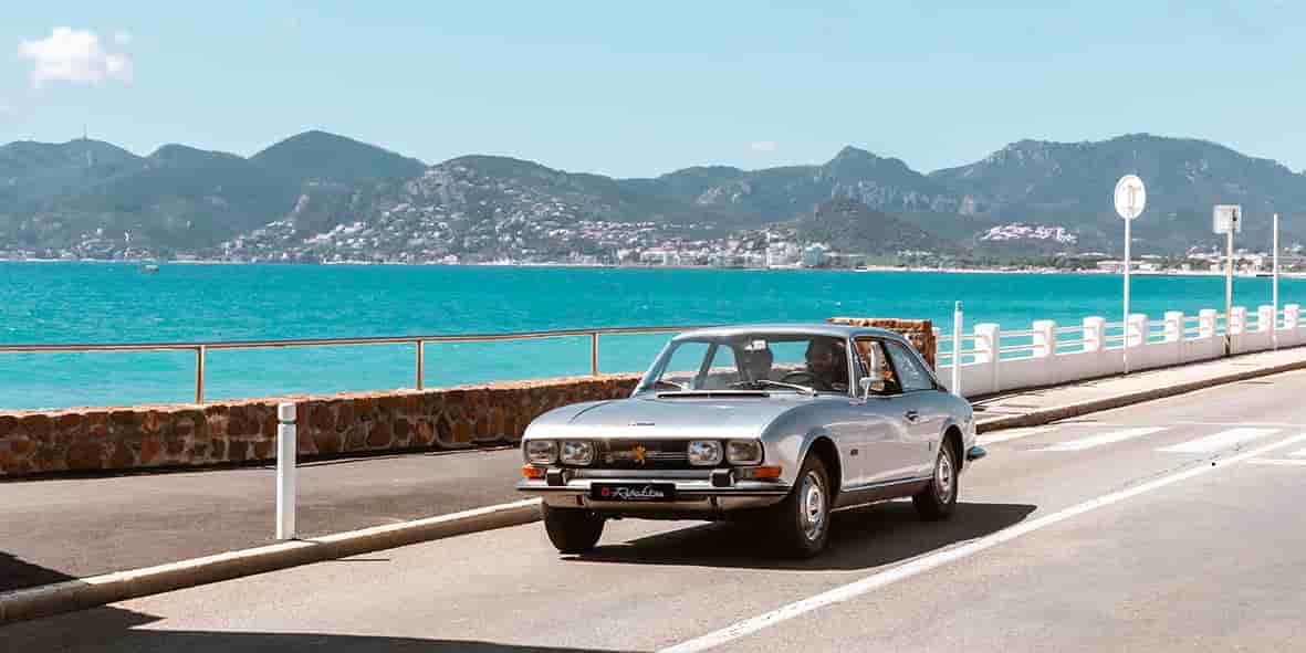 Une Peugeot 504, passée du thermique à l’électrique.