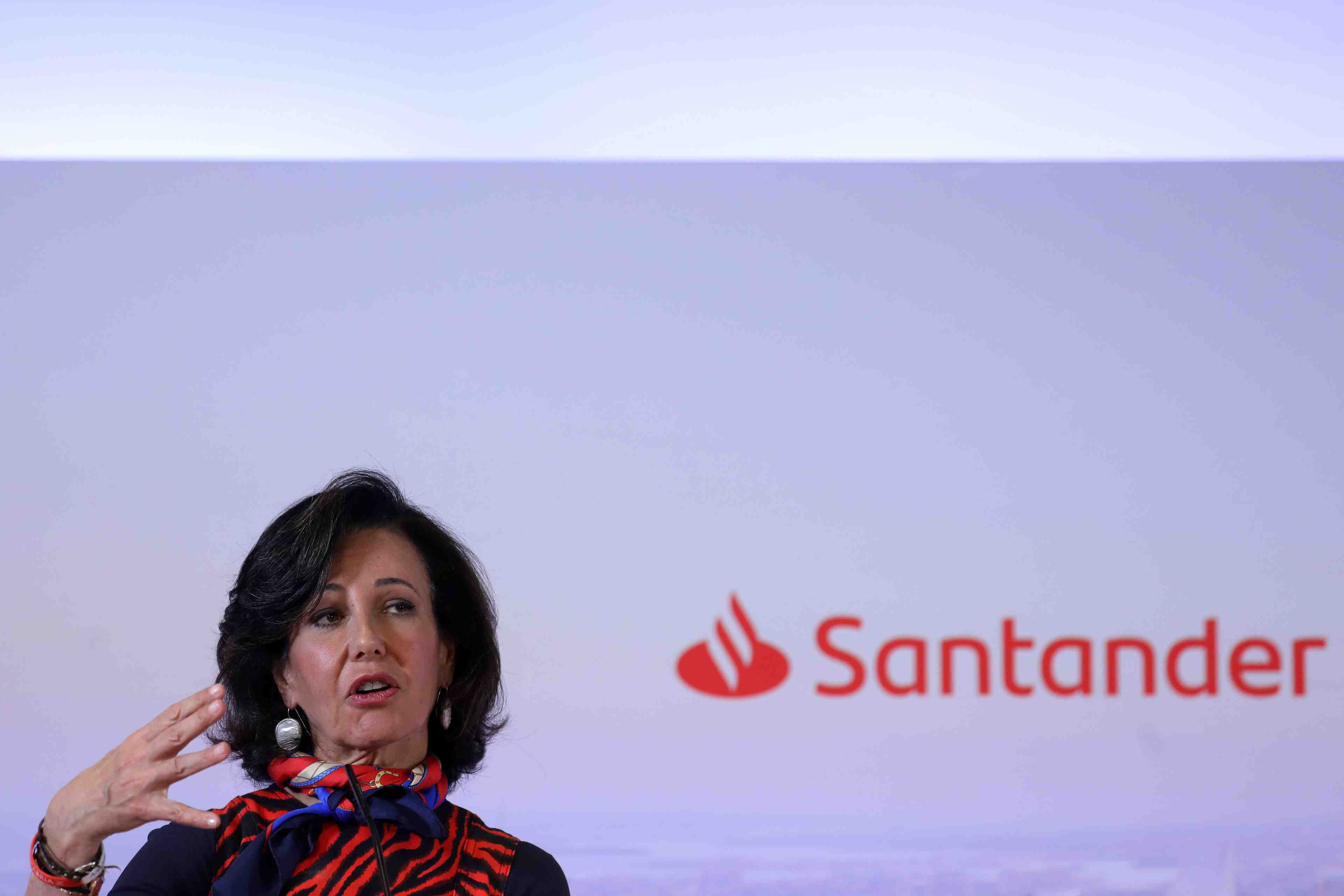 Pour botin (santander), l'accord europeen ouvre la voie a des fusions bancaires