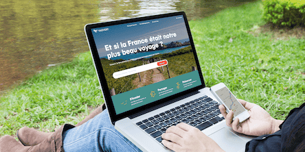 « Il s'agit d'une plateforme d'hébergements écologiques en France qui met en relation des établissements qui ont un vrai ancrage dans l'économie solidaire et sociale et des voyageurs qui cherchent des vacances en adéquation avec leurs valeurs ou tout simplement des curieux », décrit Mélanie Mambré, créatrice du site Vaovert.