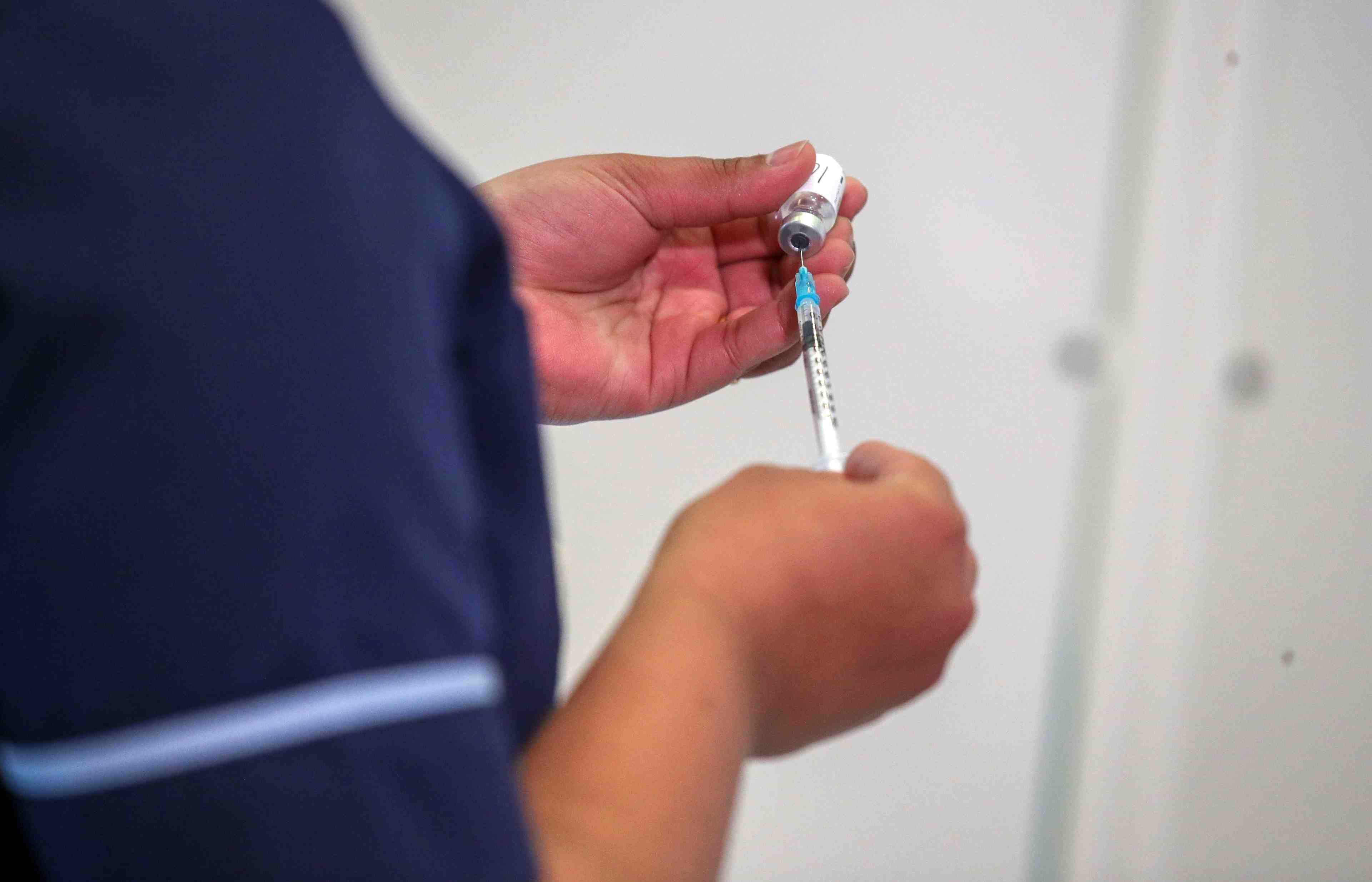 Coronavirus: l'ue examine le candidat vaccin de pfizer et biontech