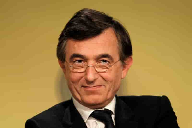 Philippe douste-blazy candidat au poste de directeur de l'oms